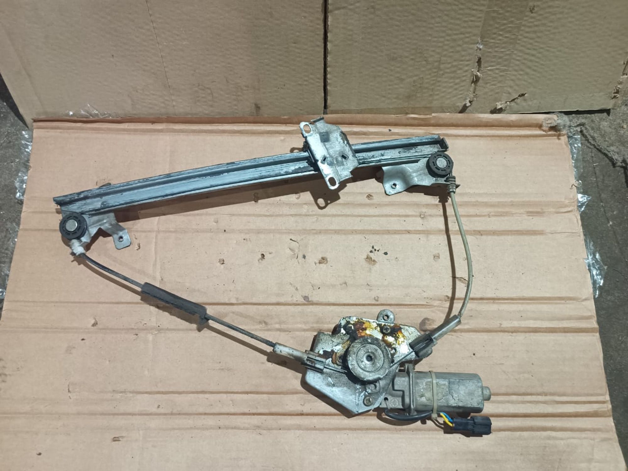 https://ycs.partsauto.market/partsauto-images/thmbs/userImages/d89d66a30f14dbad161fb7a986aa0fe5/part/20d599b5-692b-45d8-8726-2eefb33a1229_1731767175874.jpg