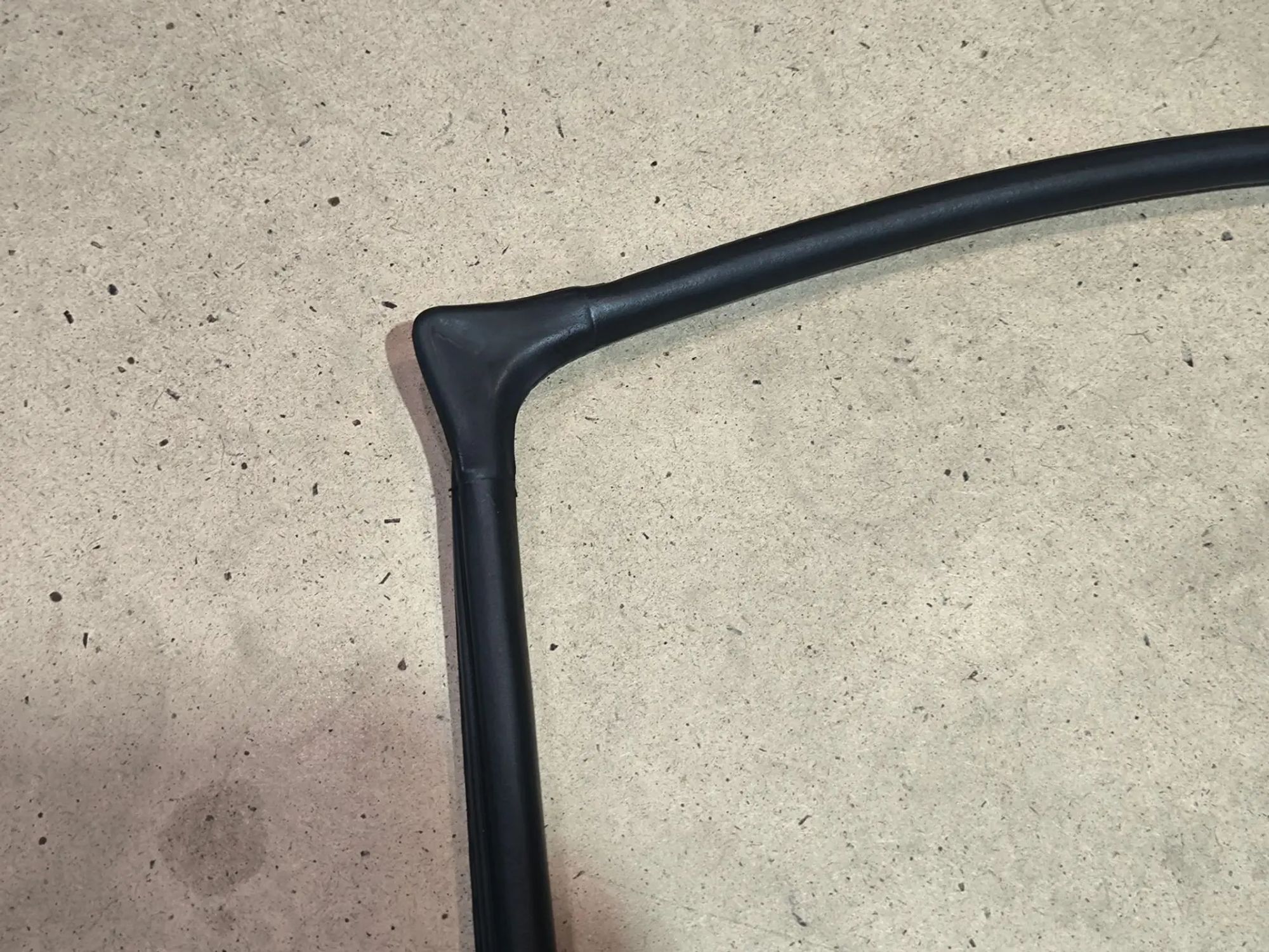https://ycs.partsauto.market/partsauto-images/thmbs/userImages/d89d66a30f14dbad161fb7a986aa0fe5/part/20f6c3e8-517a-4f0c-a275-d9c4136a55da_1785562805900.jpg