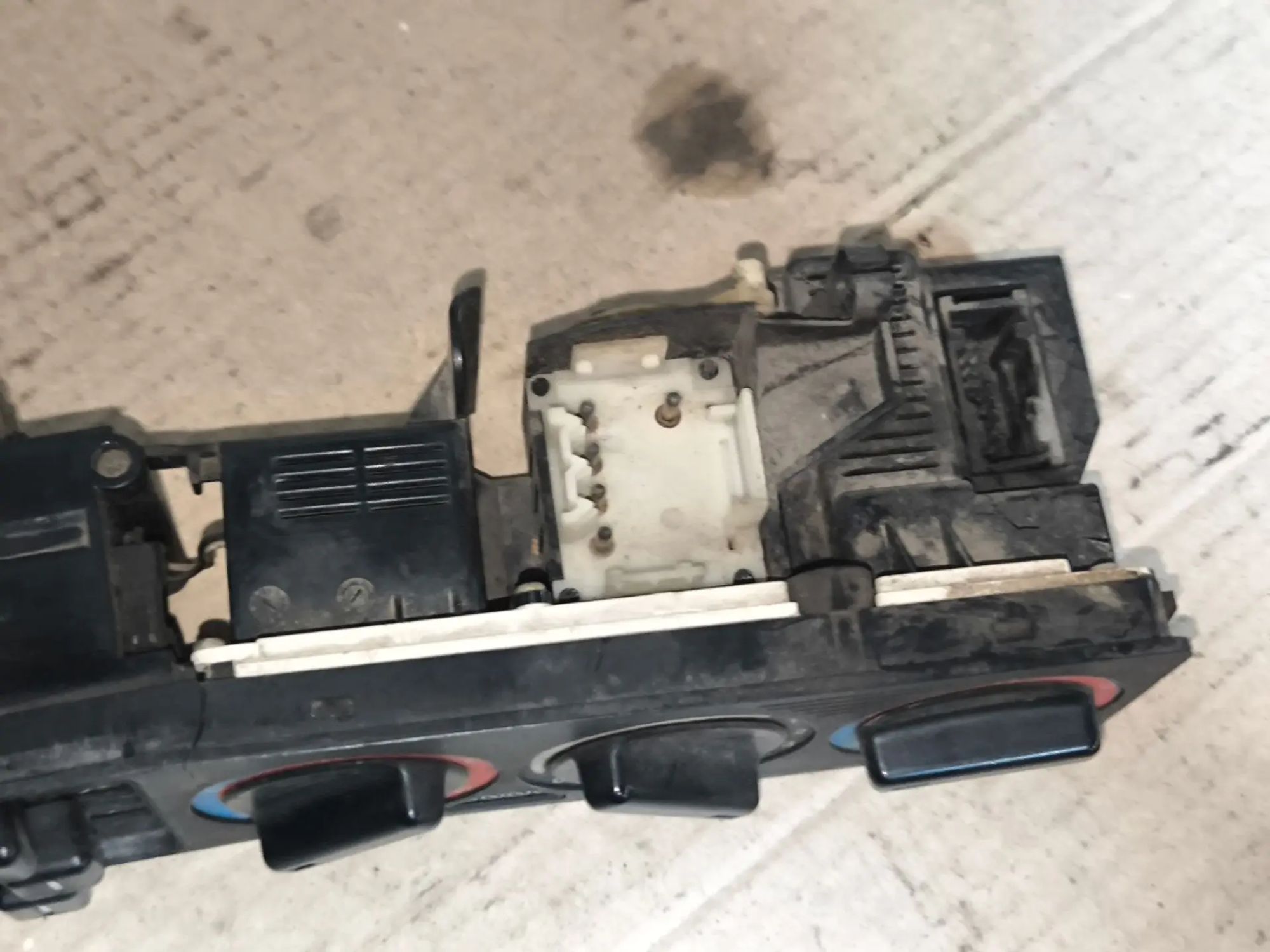 https://ycs.partsauto.market/partsauto-images/thmbs/userImages/d89d66a30f14dbad161fb7a986aa0fe5/part/218c7602-2926-41a6-8514-beb40bfe8dfc_1781677011246.jpg