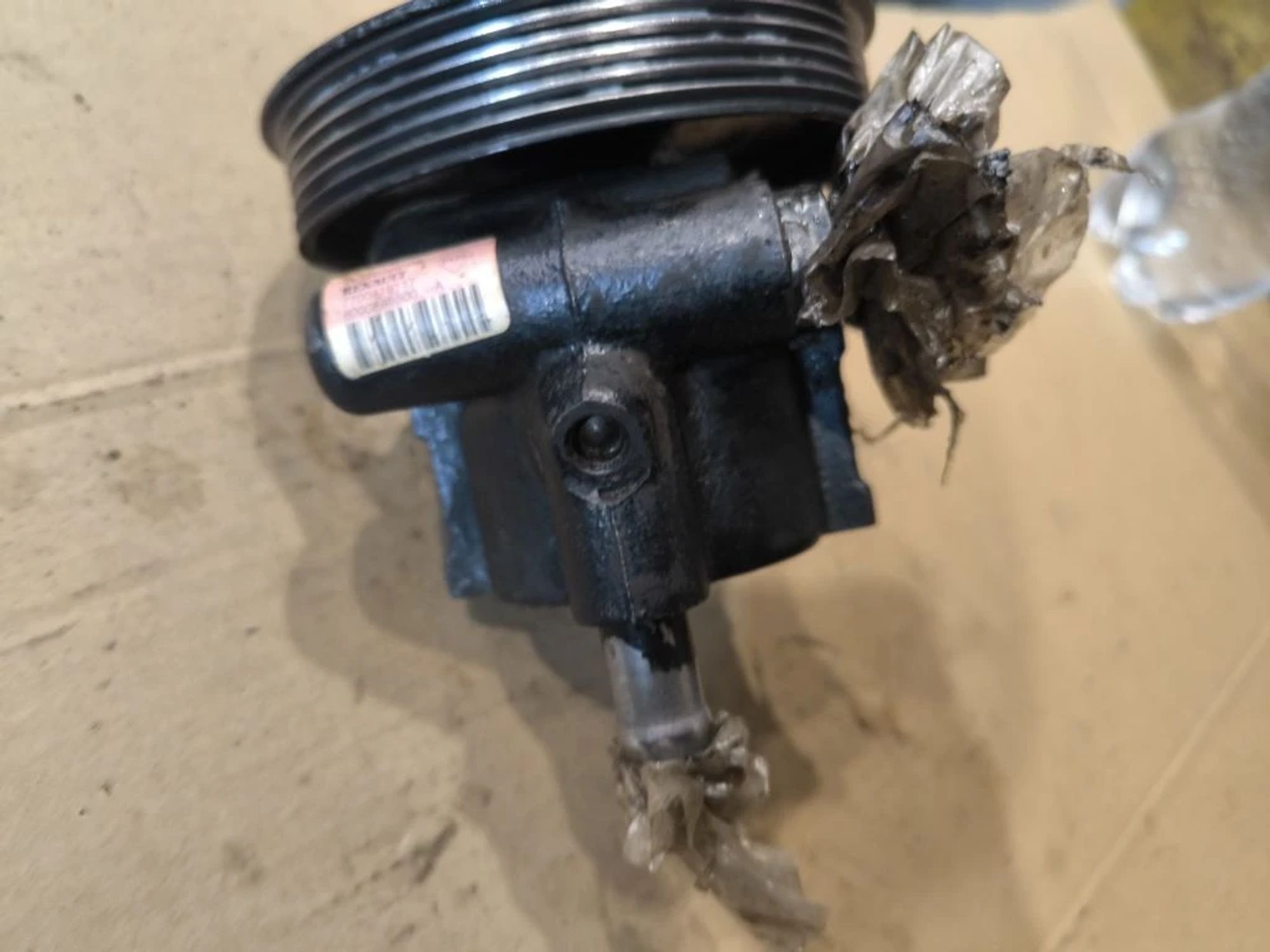 https://ycs.partsauto.market/partsauto-images/thmbs/userImages/d89d66a30f14dbad161fb7a986aa0fe5/part/21d74e5b-a379-4e9e-b0be-99b6a8f25302_1777294030645.jpg