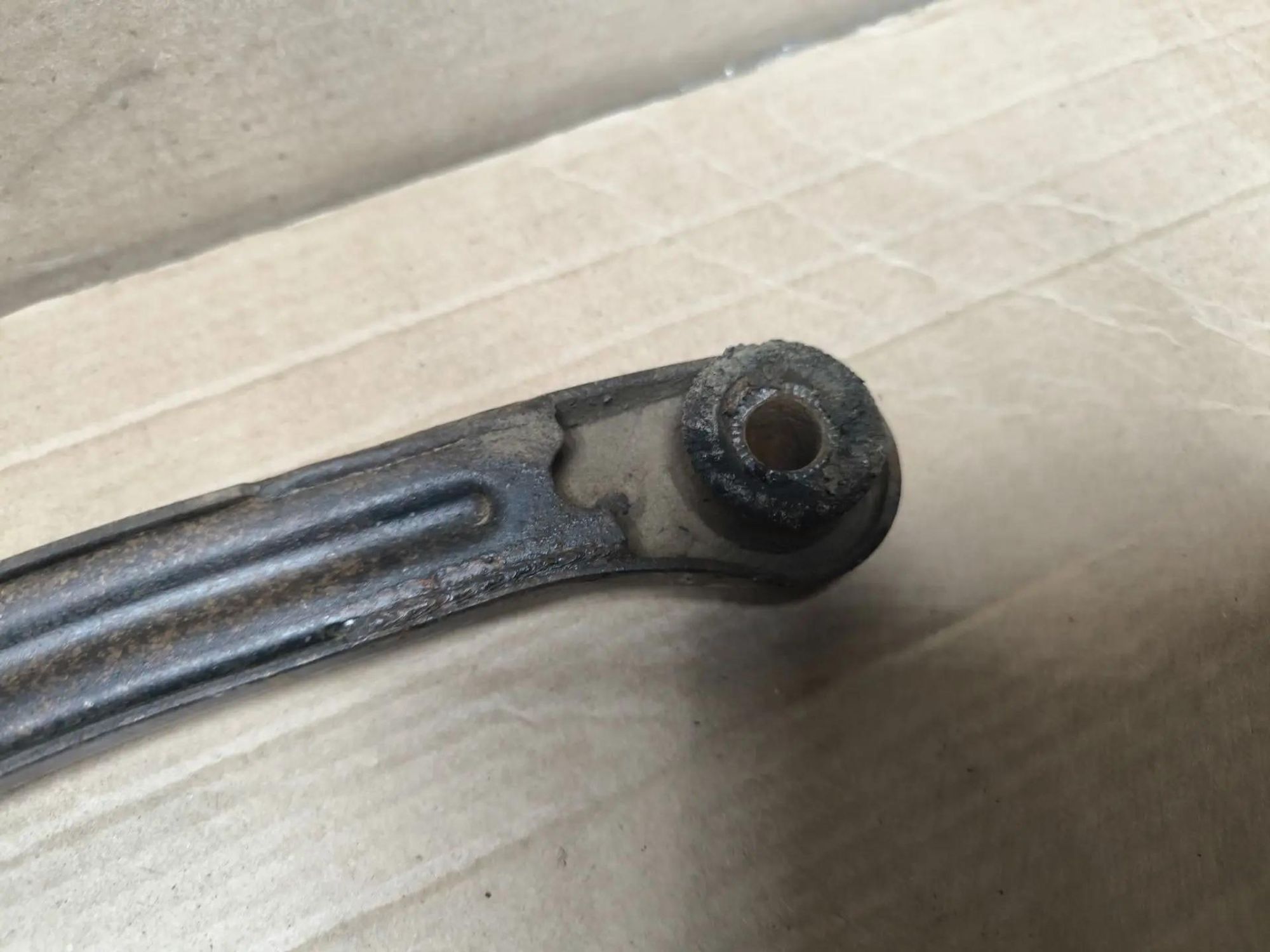 https://ycs.partsauto.market/partsauto-images/thmbs/userImages/d89d66a30f14dbad161fb7a986aa0fe5/part/2200609c-fed7-4d27-99f9-07f9d2d24697_1786118569248.jpg