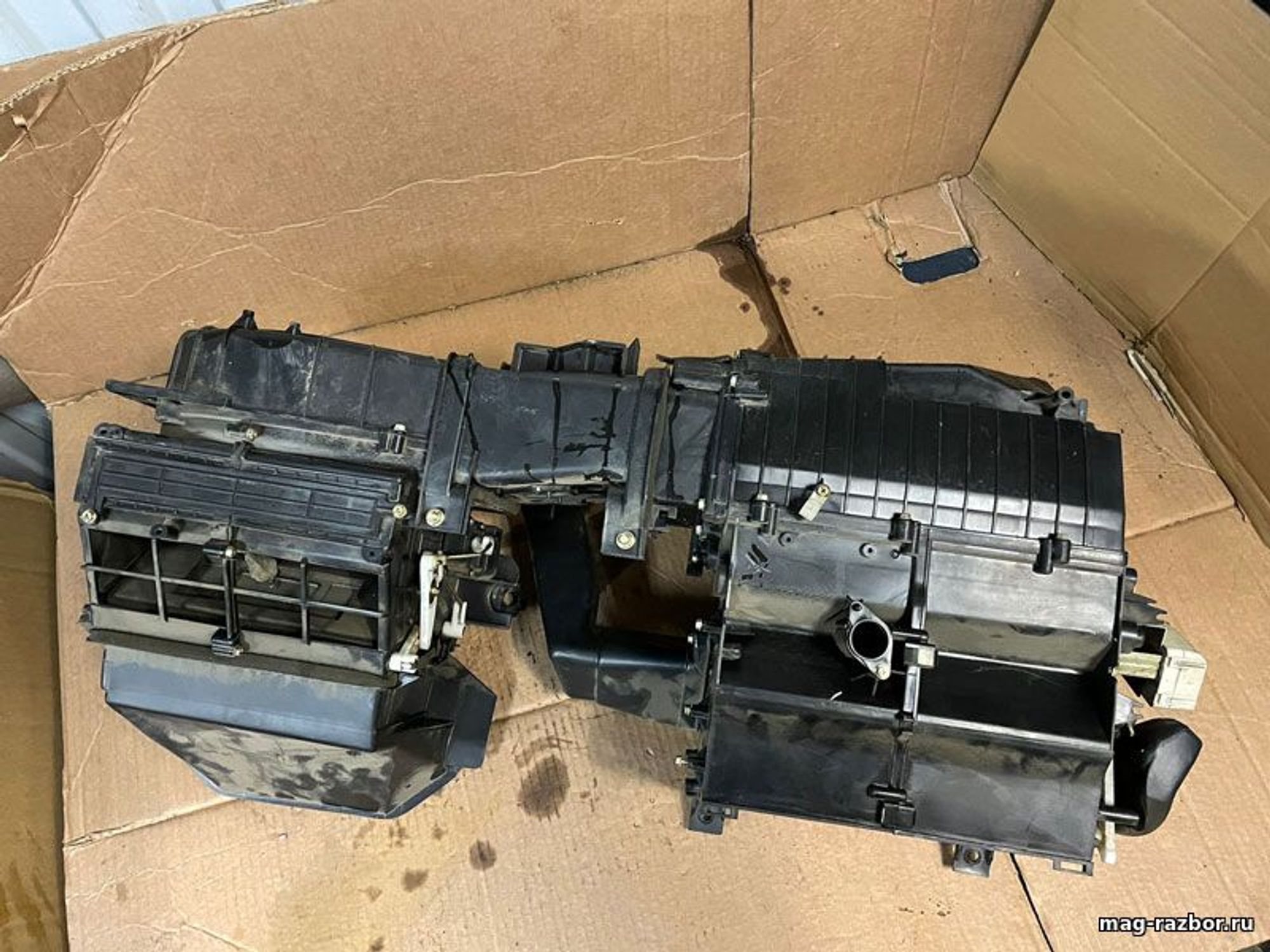 https://ycs.partsauto.market/partsauto-images/thmbs/userImages/d89d66a30f14dbad161fb7a986aa0fe5/part/2238a9da-8d4d-4cbe-a0e7-4b3f2a73859f_1718260652693.jpg