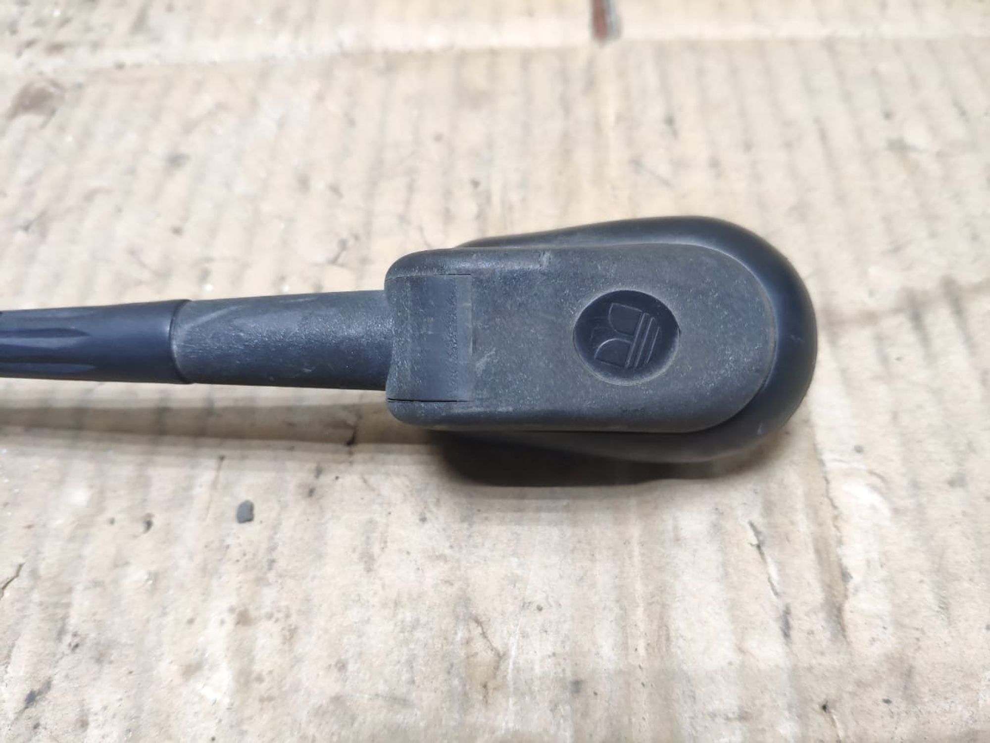 https://ycs.partsauto.market/partsauto-images/thmbs/userImages/d89d66a30f14dbad161fb7a986aa0fe5/part/22e3bdc0-20db-4154-8214-305f494146b9_1734072339980.jpg