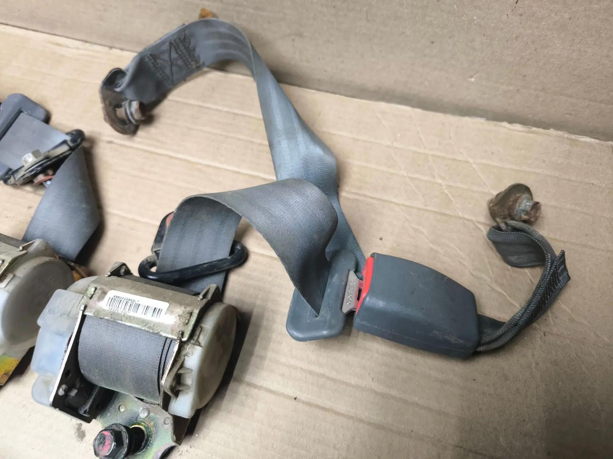 https://ycs.partsauto.market/partsauto-images/thmbs/userImages/d89d66a30f14dbad161fb7a986aa0fe5/part/239cd8c8-f81a-48f3-8297-c5edfe1ed432_1785565939601.jpg