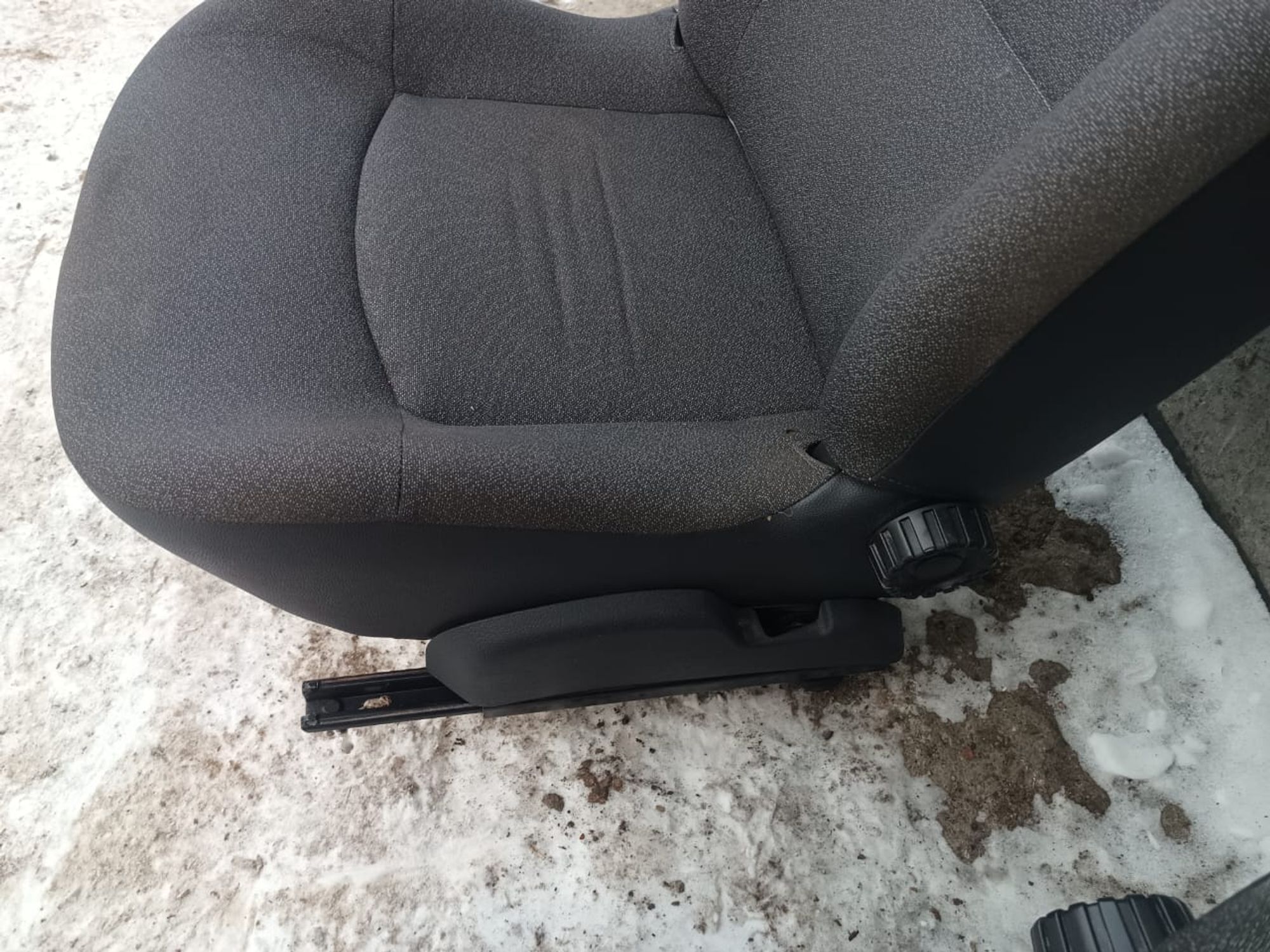 https://ycs.partsauto.market/partsauto-images/thmbs/userImages/d89d66a30f14dbad161fb7a986aa0fe5/part/23baa28a-9fd8-464f-9558-4eaa035abd2b_1735301209334.jpg