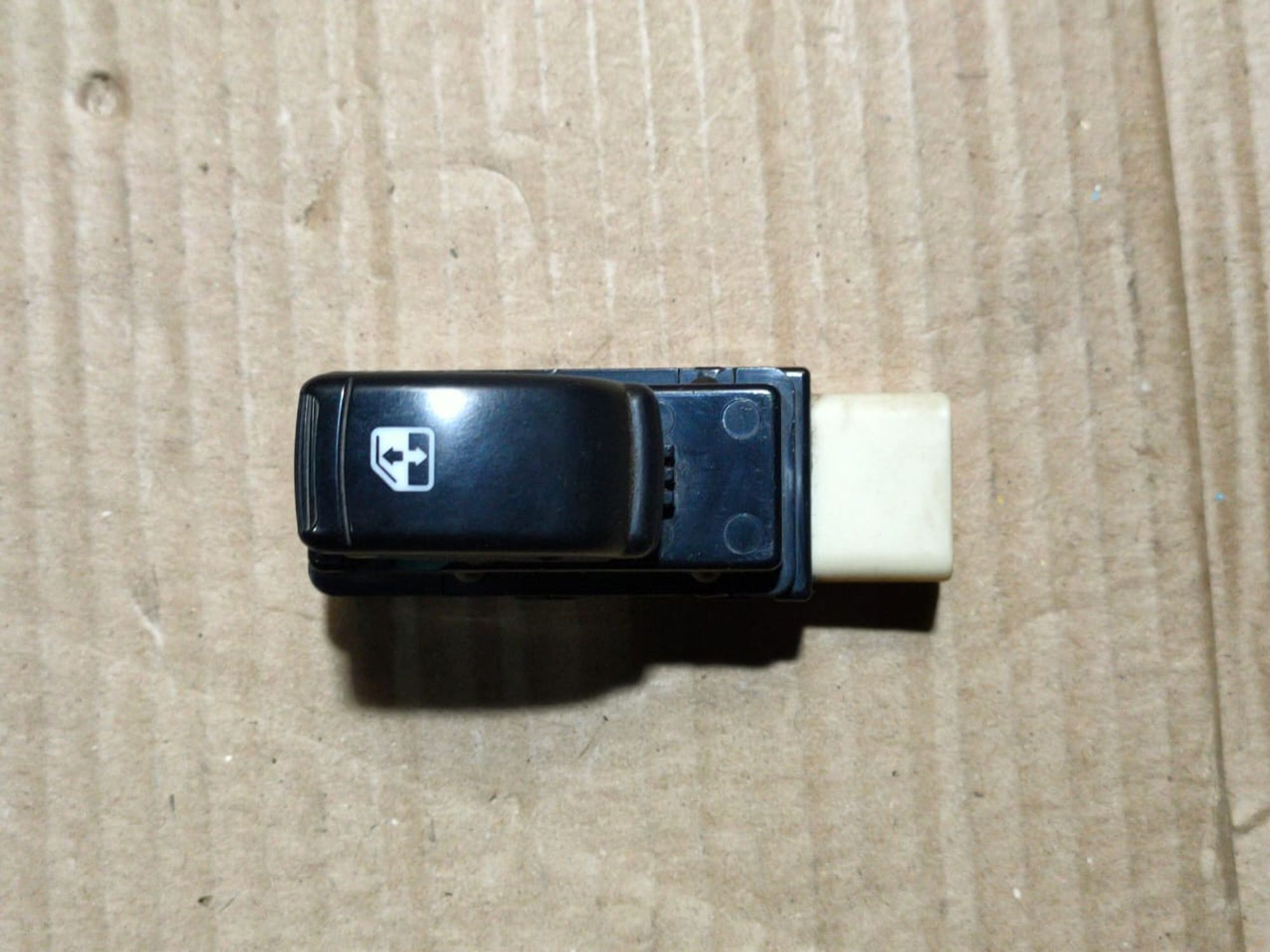 https://ycs.partsauto.market/partsauto-images/thmbs/userImages/d89d66a30f14dbad161fb7a986aa0fe5/part/24c6a3d8-7f8c-453f-8008-429dcba994d7_1721992816057.jpg
