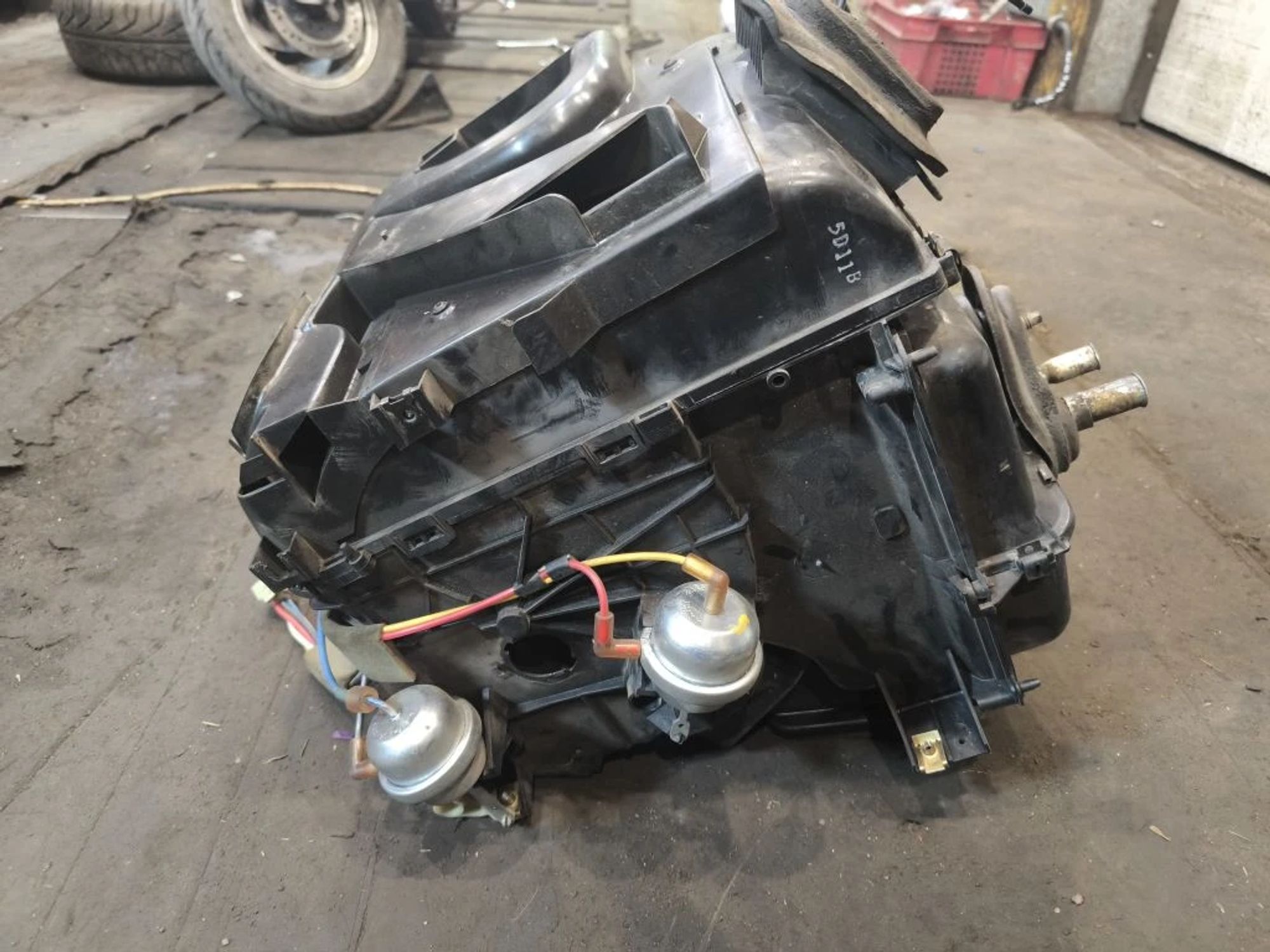 https://ycs.partsauto.market/partsauto-images/thmbs/userImages/d89d66a30f14dbad161fb7a986aa0fe5/part/24d63a86-9d26-4c5b-88ca-5b2cc6a49591_1776759963312.jpg