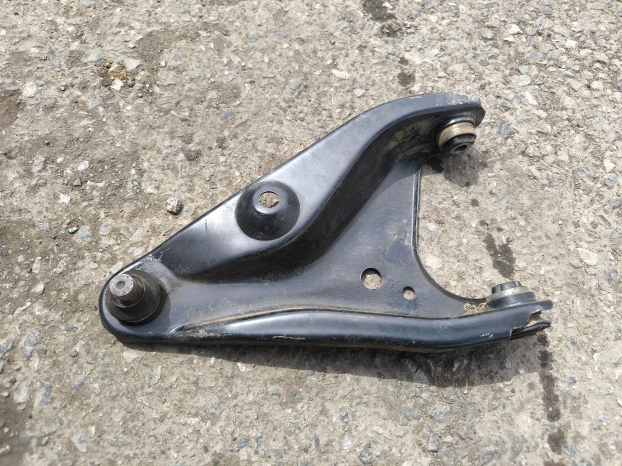 https://ycs.partsauto.market/partsauto-images/thmbs/userImages/d89d66a30f14dbad161fb7a986aa0fe5/part/253d0c3e-019d-435b-b9c9-fe4fc566f9fa_1780408607983.jpg