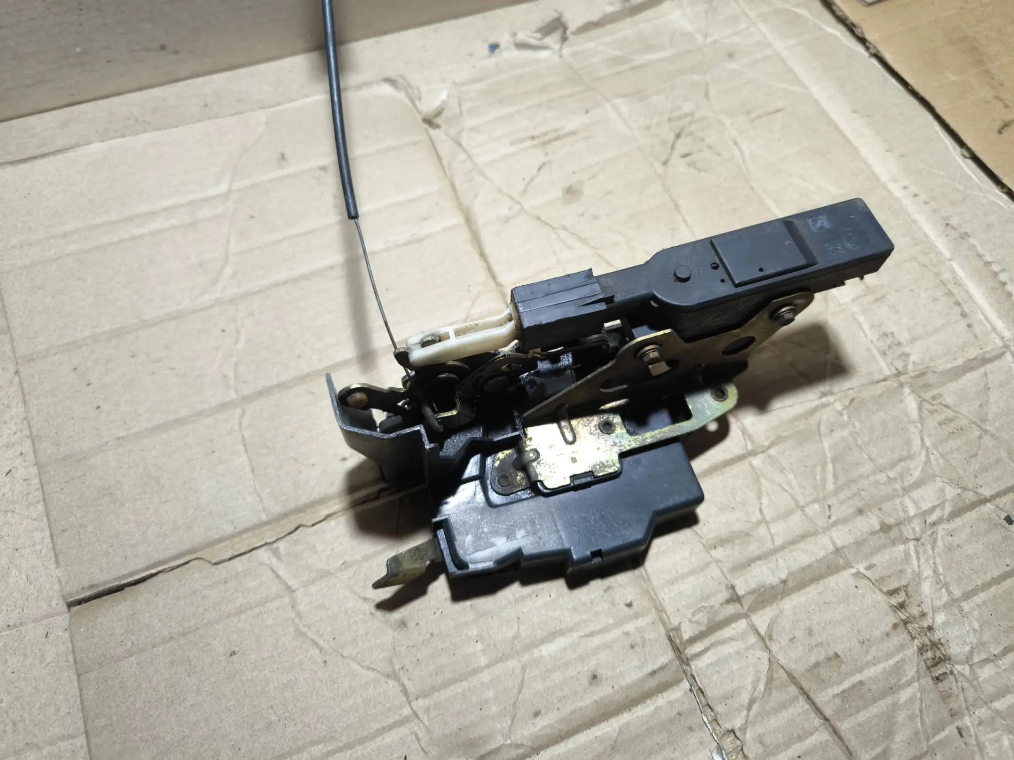 https://ycs.partsauto.market/partsauto-images/thmbs/userImages/d89d66a30f14dbad161fb7a986aa0fe5/part/260b28f3-6a2f-4485-93c8-87817464803f_1782880356715.jpg
