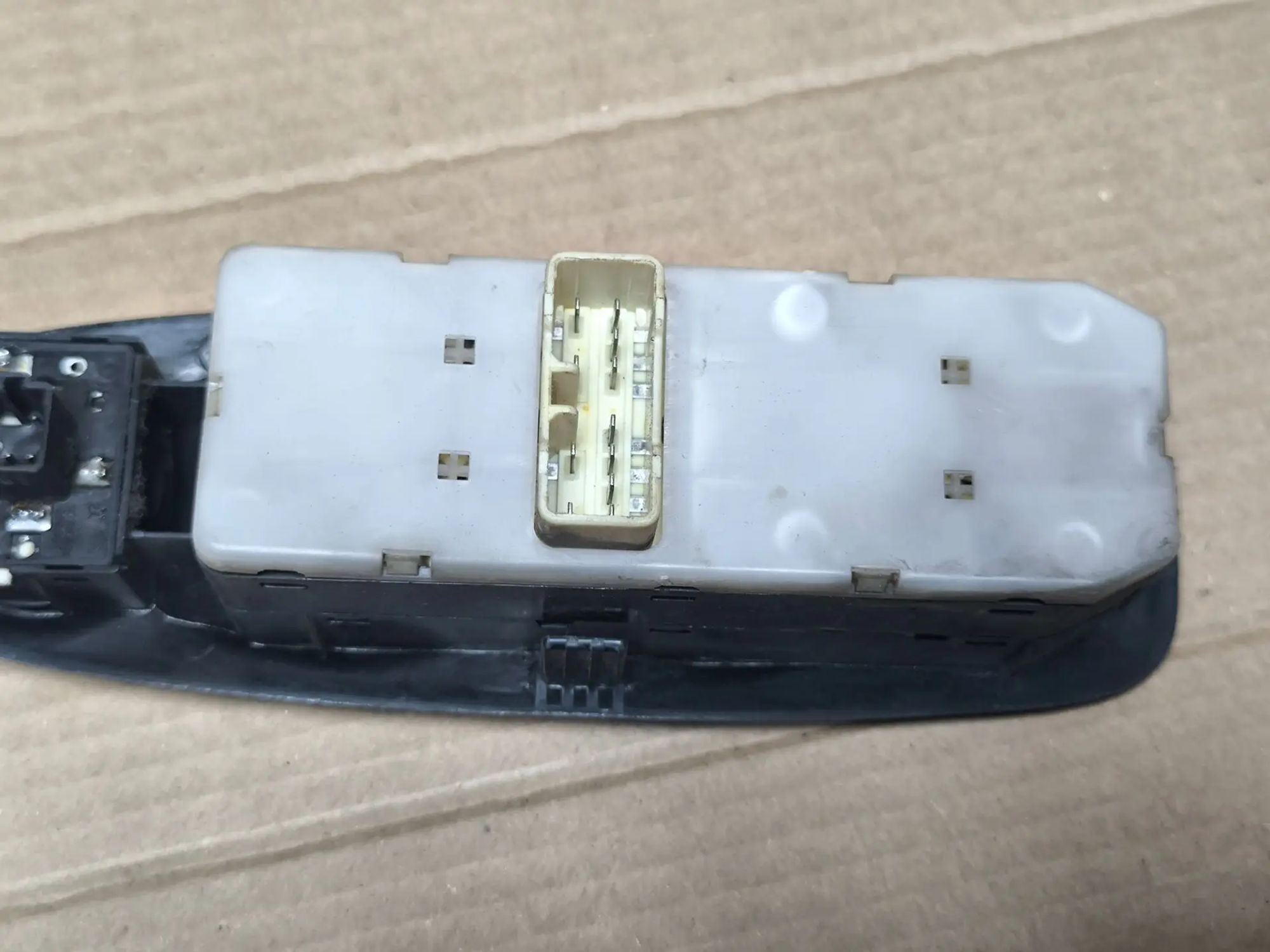 https://ycs.partsauto.market/partsauto-images/thmbs/userImages/d89d66a30f14dbad161fb7a986aa0fe5/part/2a4f2d48-5b55-4479-9b63-434ecf020752_1784893329102.jpg