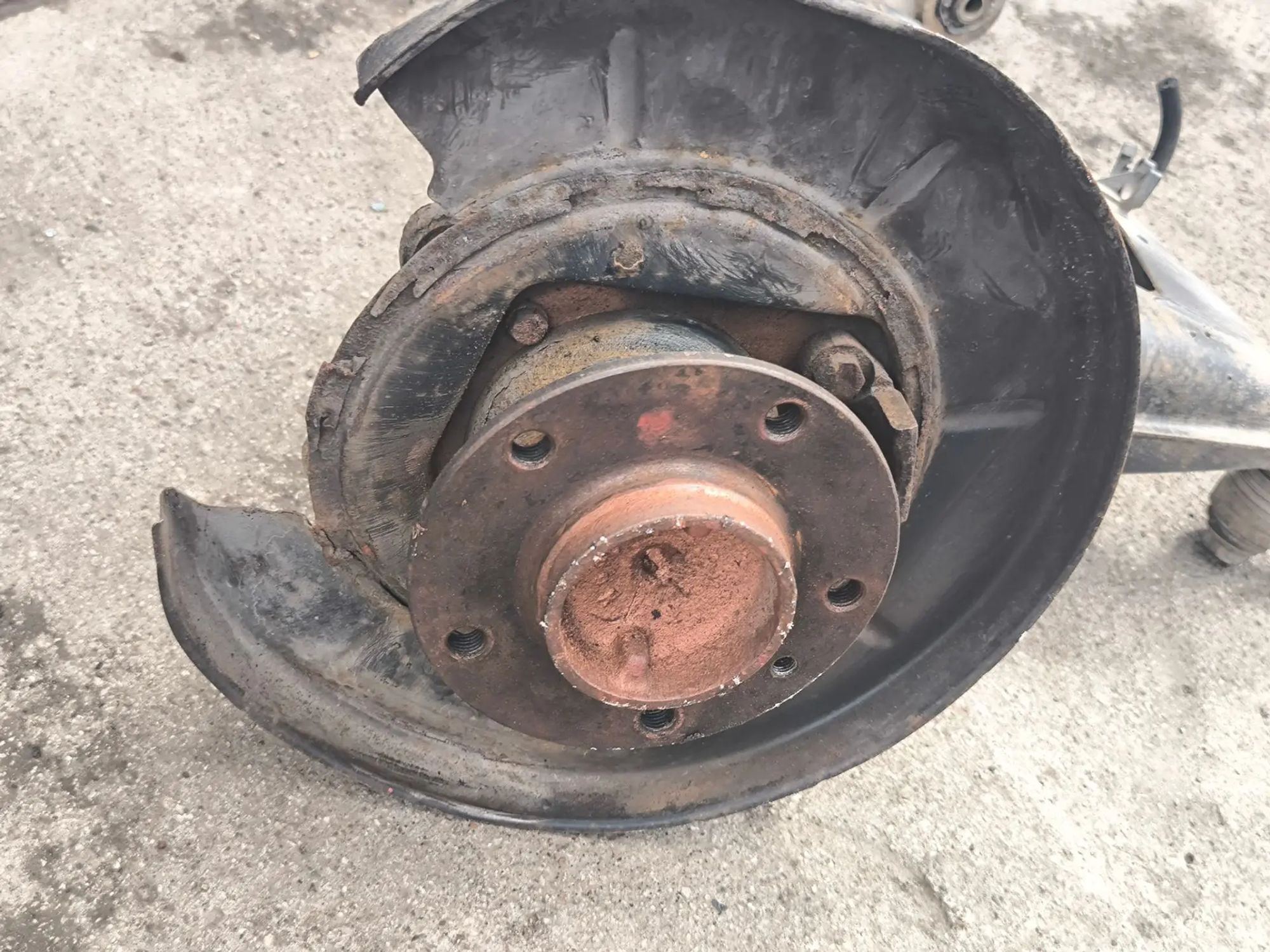 https://ycs.partsauto.market/partsauto-images/thmbs/userImages/d89d66a30f14dbad161fb7a986aa0fe5/part/2abcb531-6b70-4f63-9e12-a4cba9baecc6_1783528301259.jpg