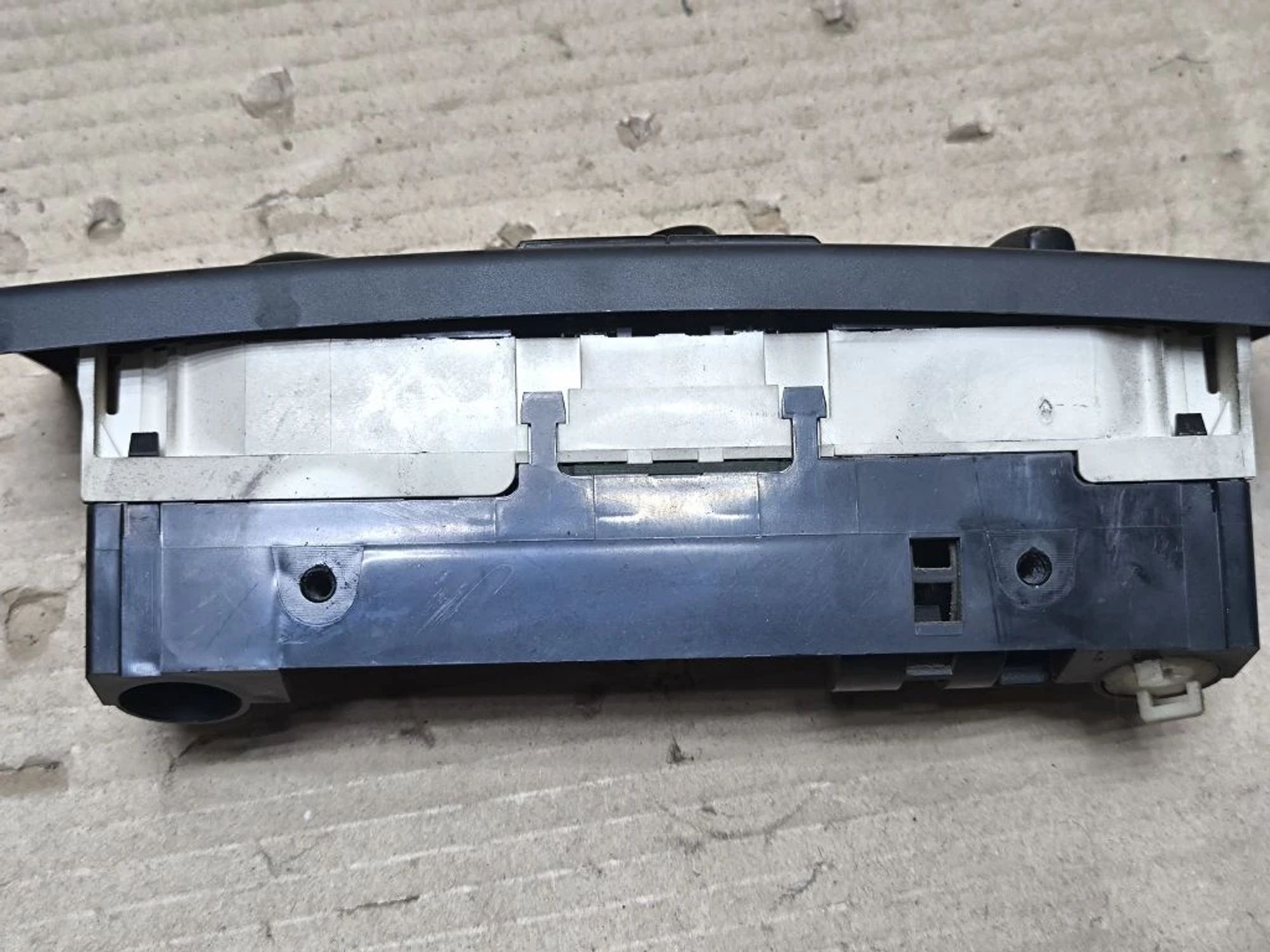 https://ycs.partsauto.market/partsauto-images/thmbs/userImages/d89d66a30f14dbad161fb7a986aa0fe5/part/2b07a109-424b-4402-a292-c2e5c068e106_1770199596116.jpg