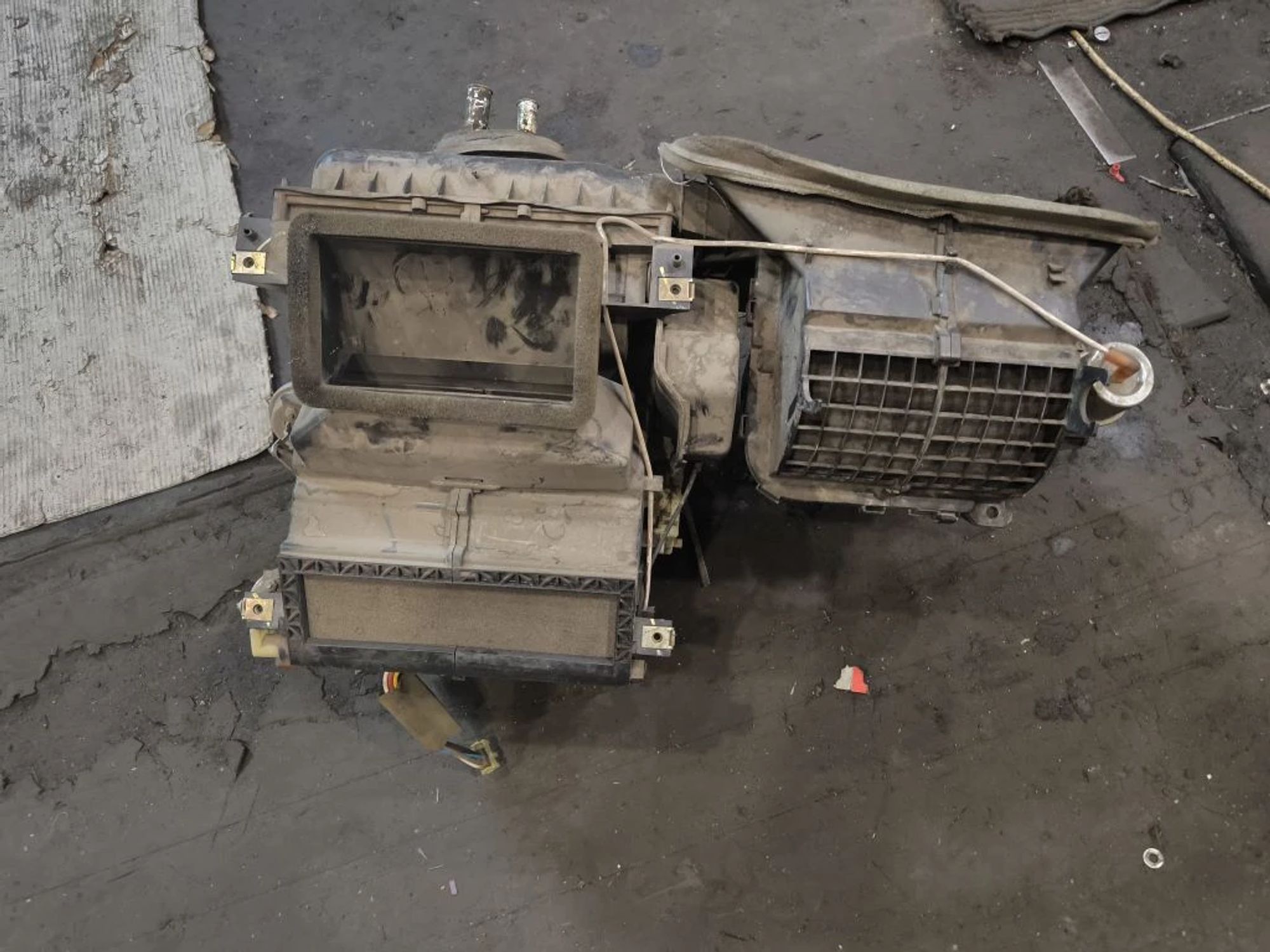 https://ycs.partsauto.market/partsauto-images/thmbs/userImages/d89d66a30f14dbad161fb7a986aa0fe5/part/2c4cdc9a-9763-43f9-ae18-cee532338496_1776759962331.jpg