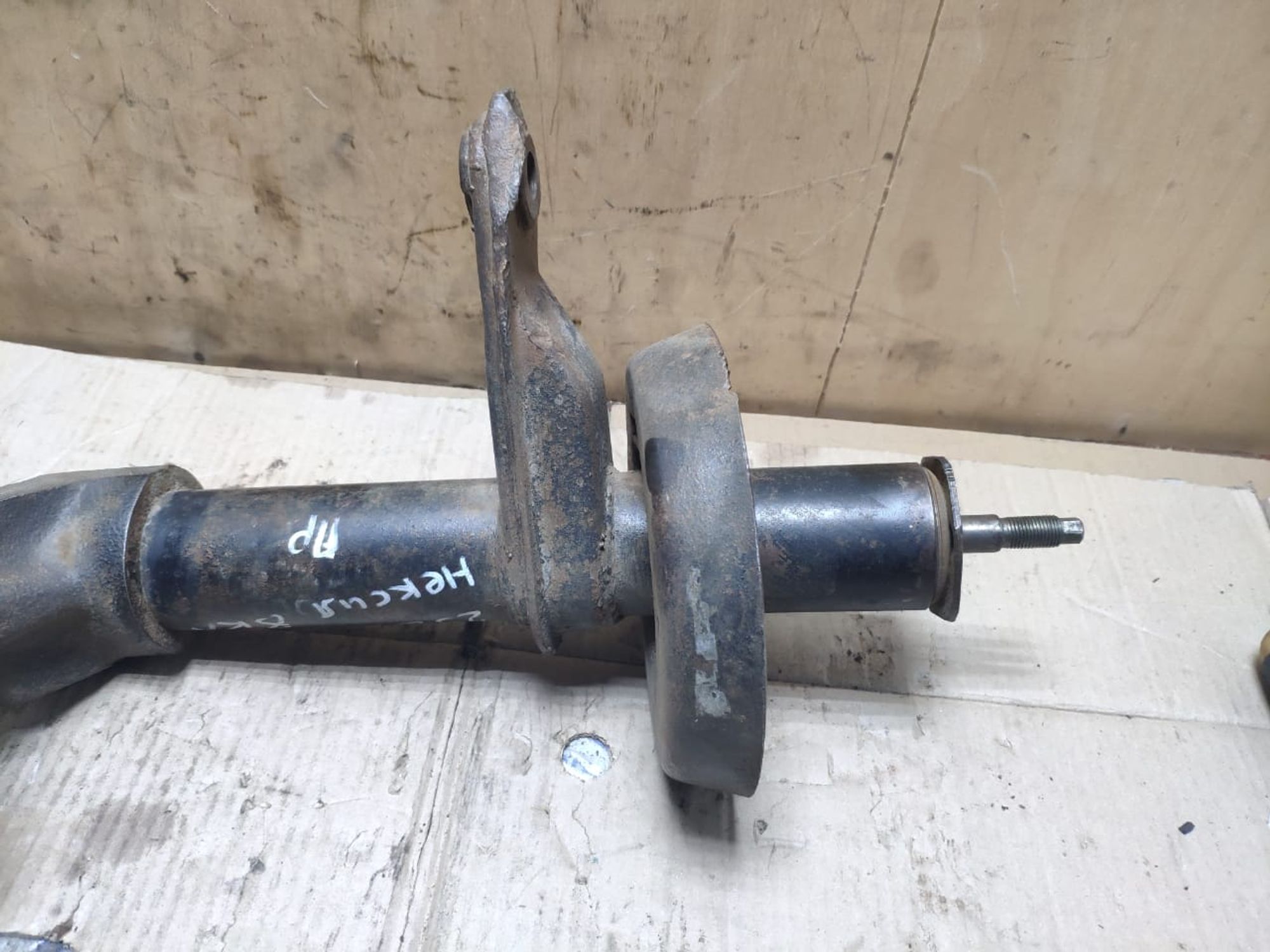 https://ycs.partsauto.market/partsauto-images/thmbs/userImages/d89d66a30f14dbad161fb7a986aa0fe5/part/2d677288-d9bc-48d5-938f-2a32f4bfc404_1744028185926.jpg
