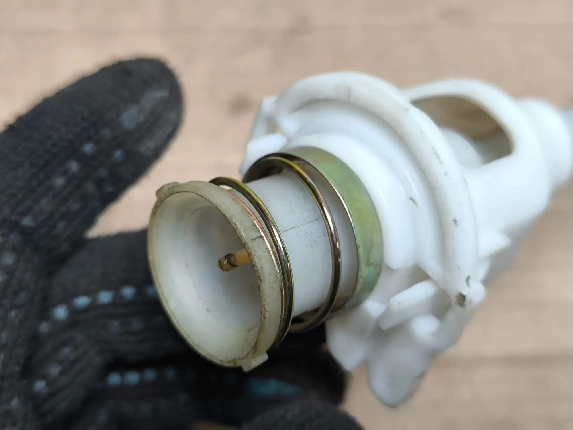 https://ycs.partsauto.market/partsauto-images/thmbs/userImages/d89d66a30f14dbad161fb7a986aa0fe5/part/2e2acdd7-641d-4c9b-9098-a079e9827078_1786941103800.jpg