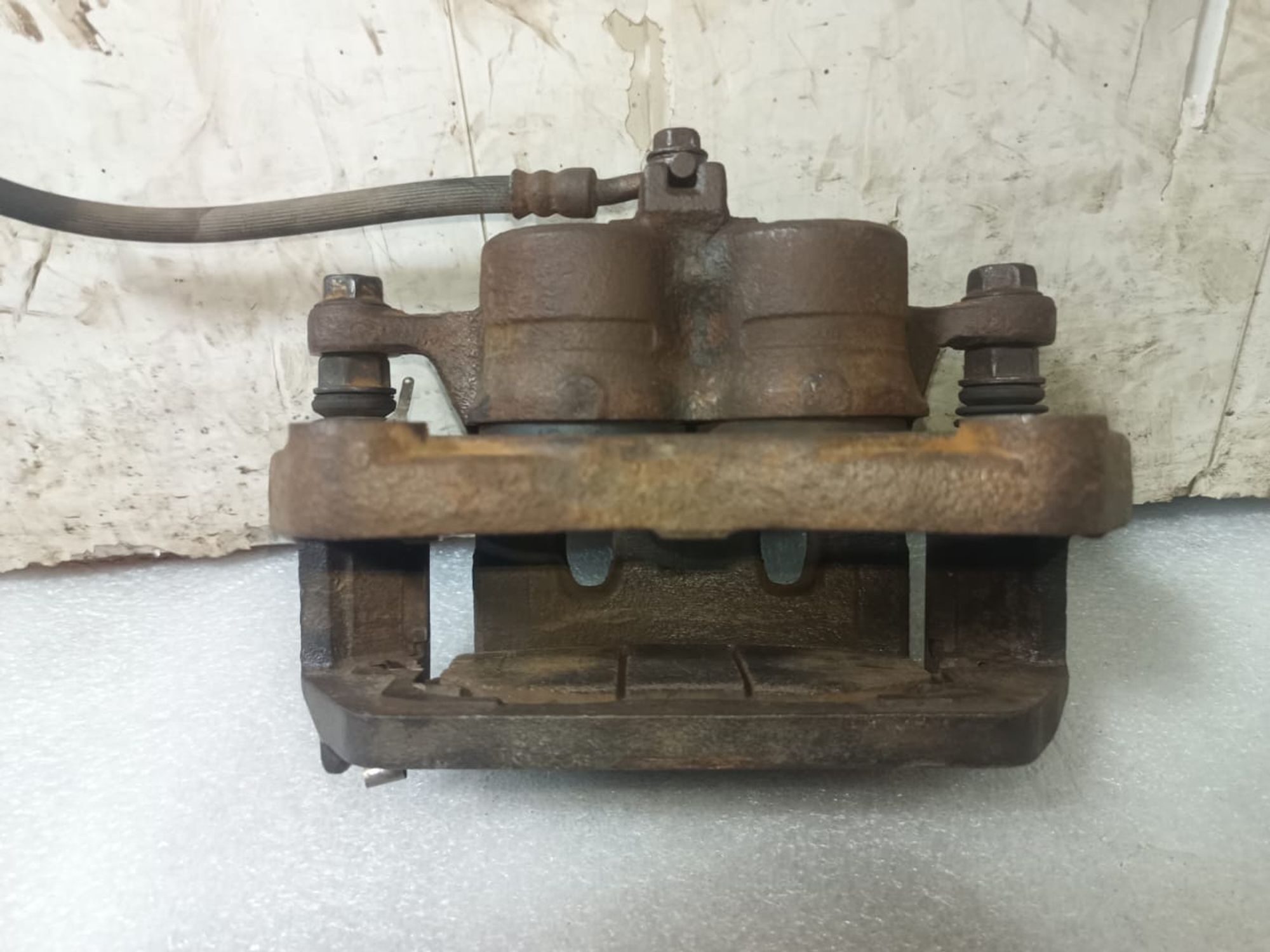 https://ycs.partsauto.market/partsauto-images/thmbs/userImages/d89d66a30f14dbad161fb7a986aa0fe5/part/2e8111d5-e170-4731-acca-117a870c0760_1743577183864.jpg