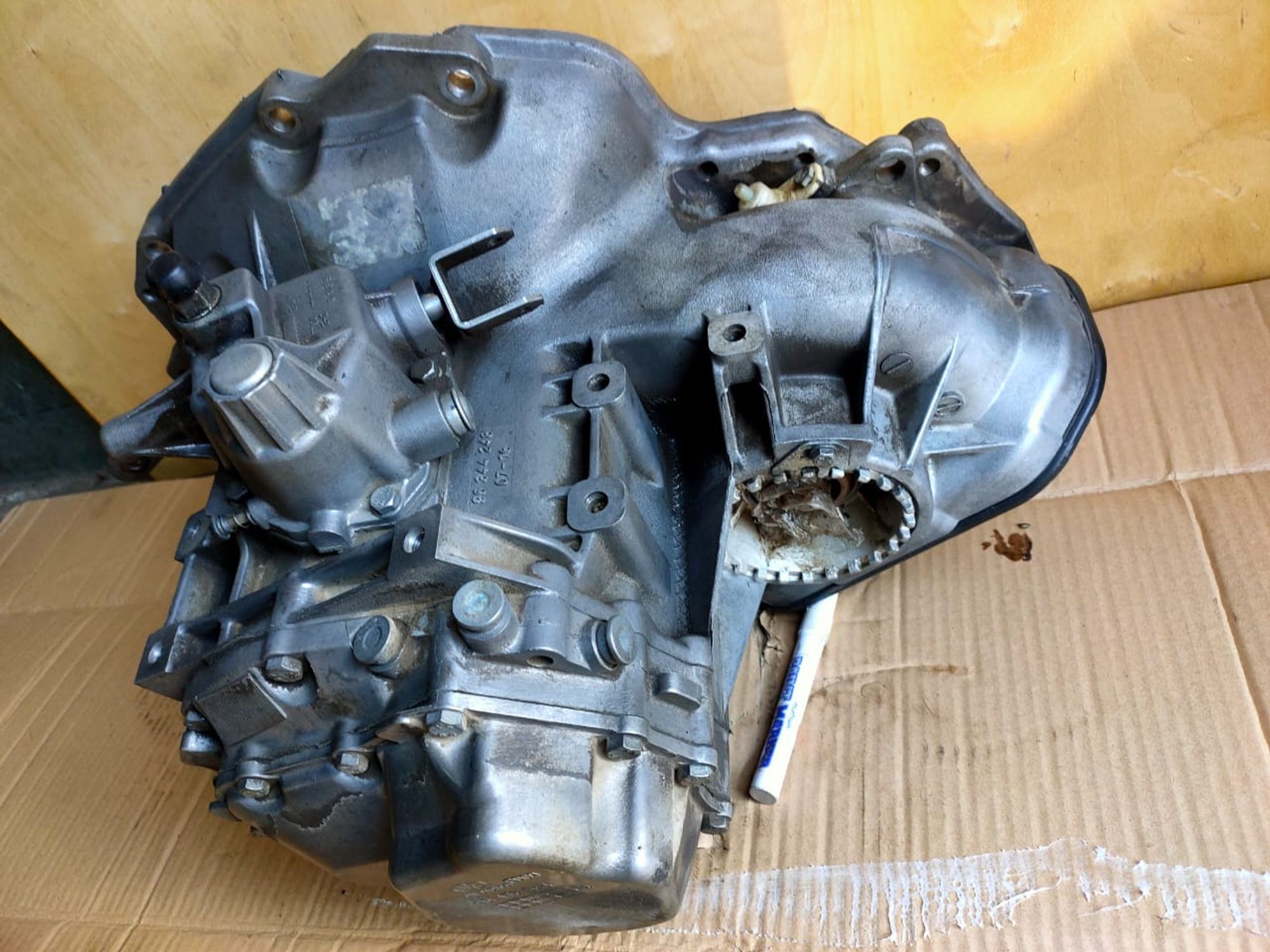https://ycs.partsauto.market/partsauto-images/thmbs/userImages/d89d66a30f14dbad161fb7a986aa0fe5/part/2f29ce3d-482f-4687-a302-08b05d67e9f0_1718851259768.jpg