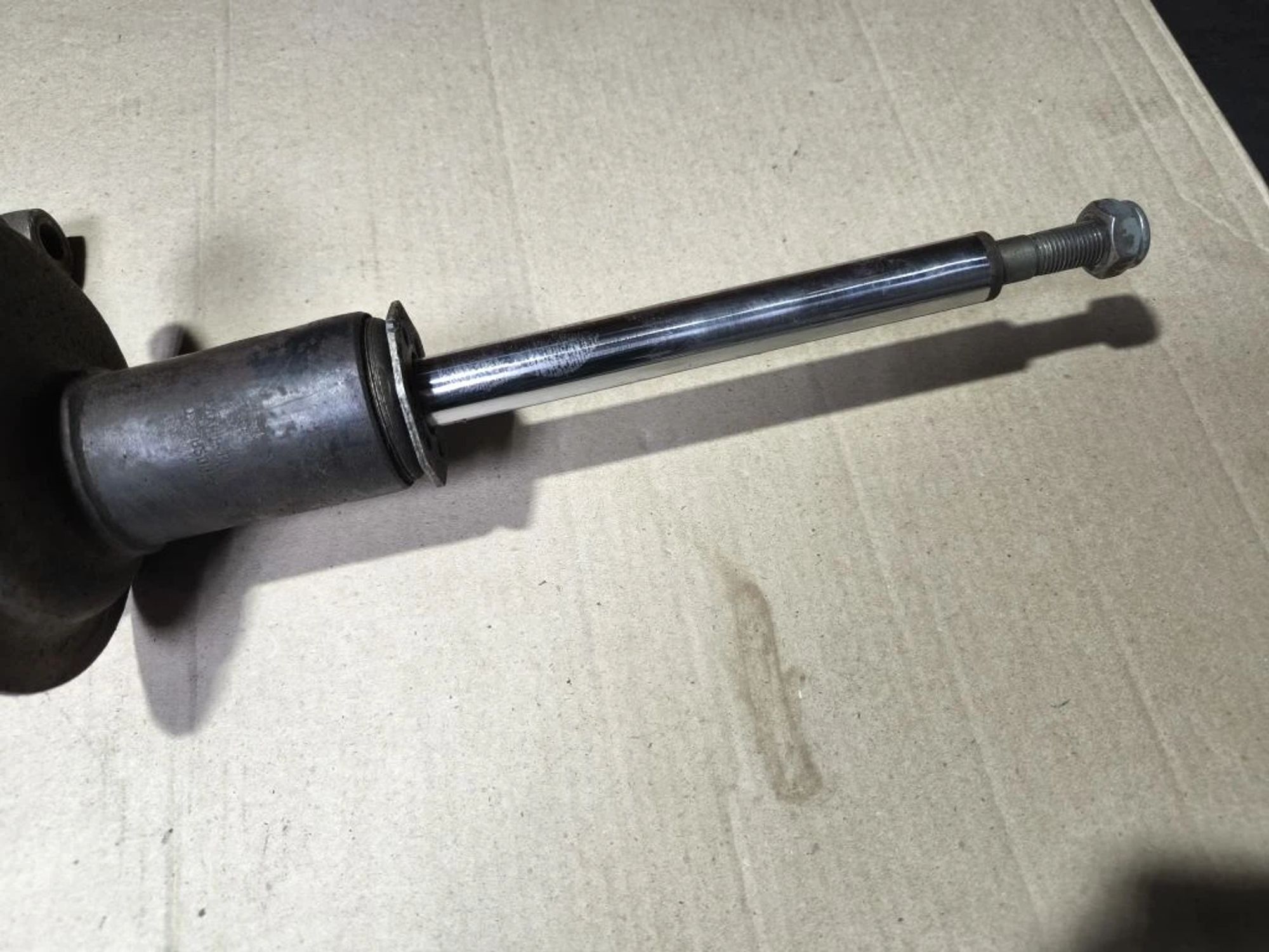 https://ycs.partsauto.market/partsauto-images/thmbs/userImages/d89d66a30f14dbad161fb7a986aa0fe5/part/2f5a8549-3432-40dc-b677-477cbd253e15_1780575539727.jpg