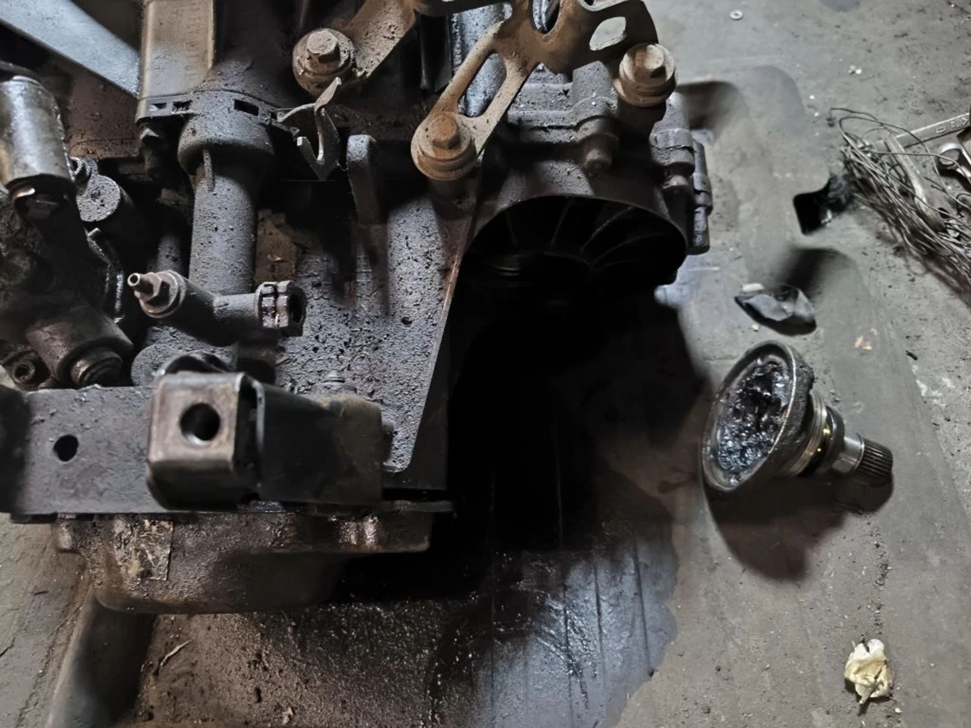 https://ycs.partsauto.market/partsauto-images/thmbs/userImages/d89d66a30f14dbad161fb7a986aa0fe5/part/2f9ca3fe-1b7b-49be-a9bd-0a795d6f327a_1777286896178.jpg
