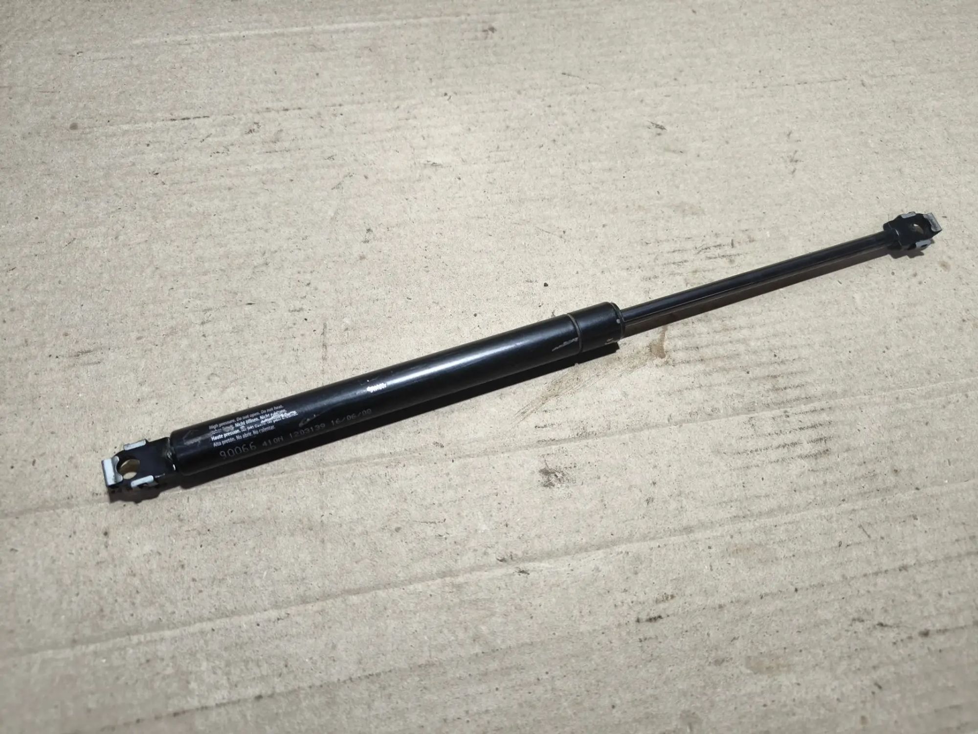 https://ycs.partsauto.market/partsauto-images/thmbs/userImages/d89d66a30f14dbad161fb7a986aa0fe5/part/2fc58711-69b5-4ec4-b822-0ade90ee9a14_1783000172013.jpg