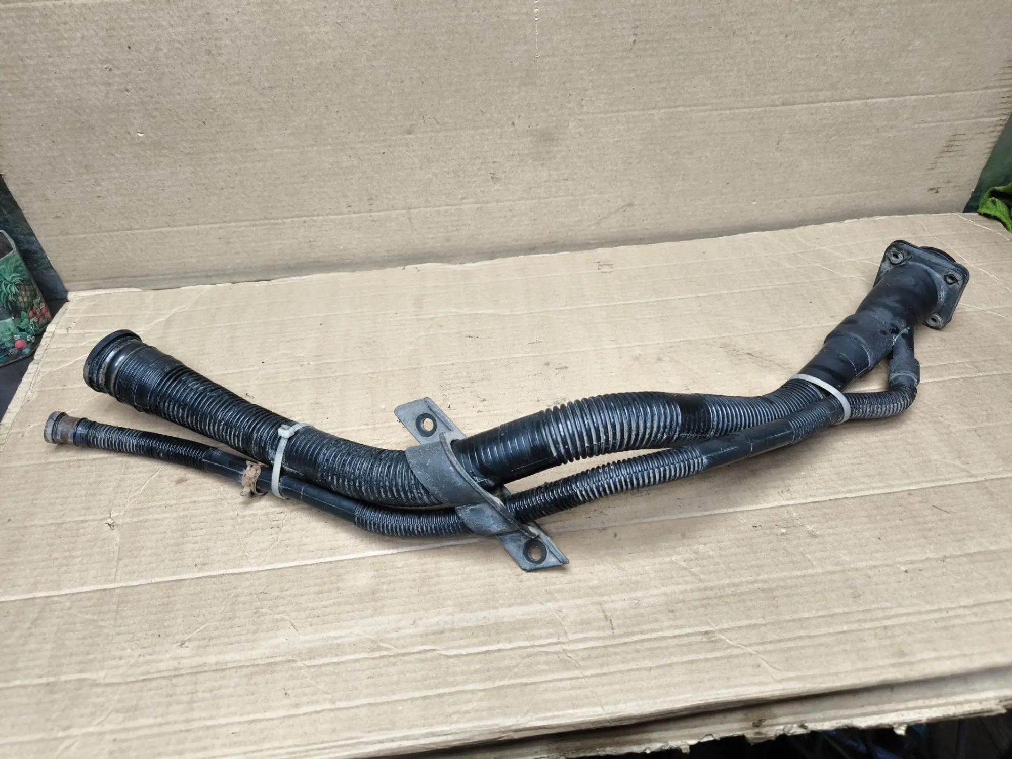 https://ycs.partsauto.market/partsauto-images/thmbs/userImages/d89d66a30f14dbad161fb7a986aa0fe5/part/31351312-0779-41e6-8092-64d043edc918_1786975582202.jpg