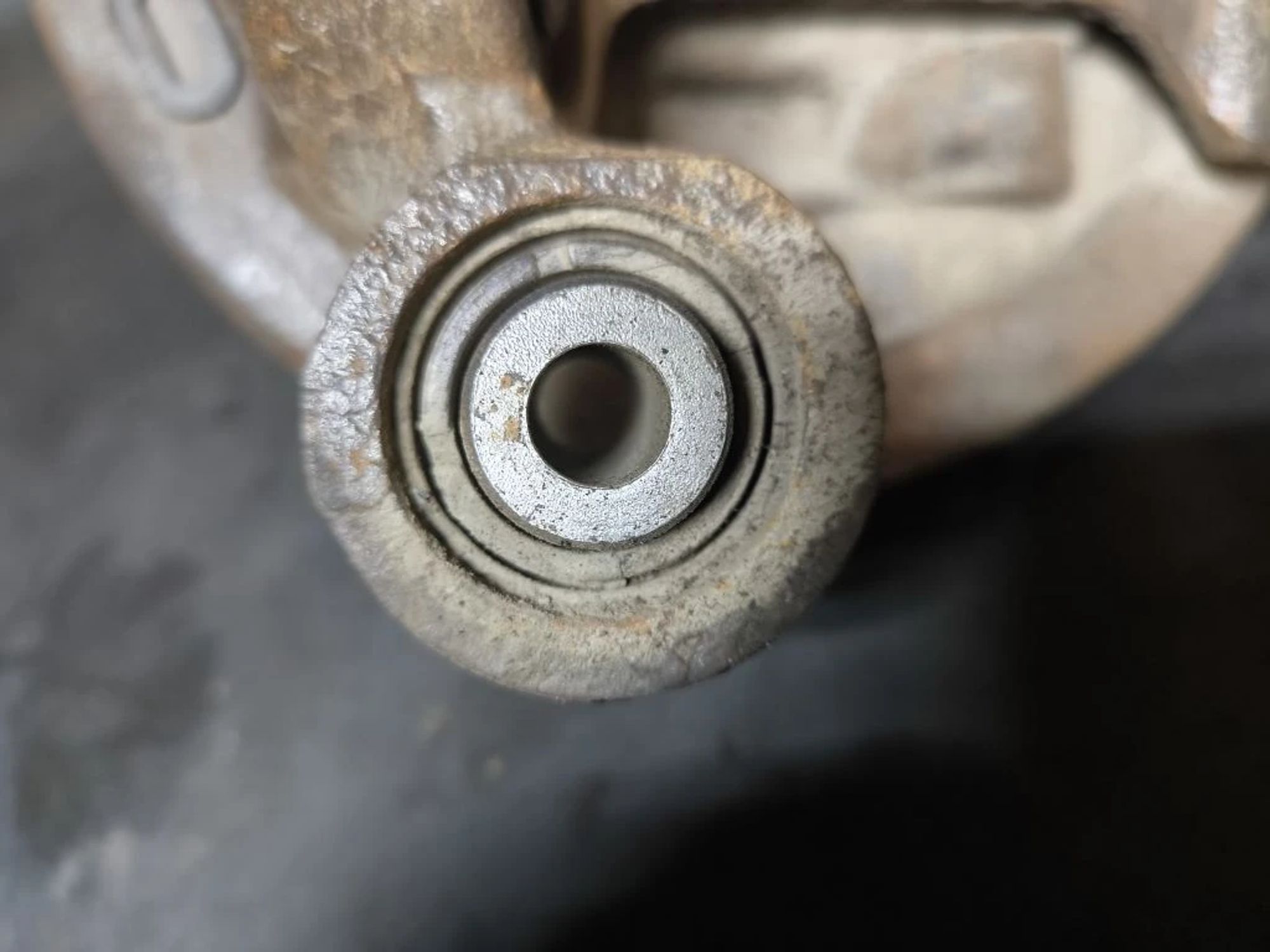 https://ycs.partsauto.market/partsauto-images/thmbs/userImages/d89d66a30f14dbad161fb7a986aa0fe5/part/32548d37-e43b-466e-9be3-d76410279b2d_1776840285718.jpg