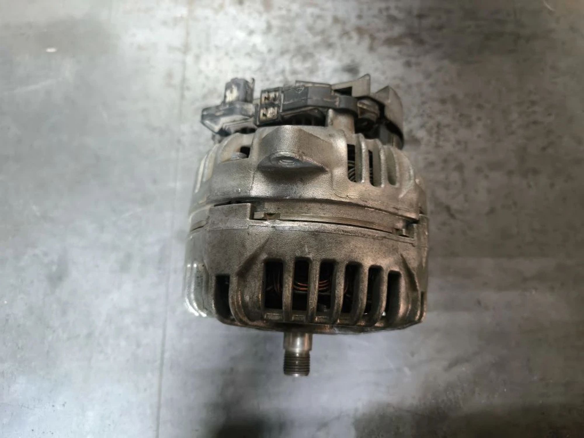 https://ycs.partsauto.market/partsauto-images/thmbs/userImages/d89d66a30f14dbad161fb7a986aa0fe5/part/35115f49-718d-4e55-9316-066fd2e7c4ce_1778238809847.jpg