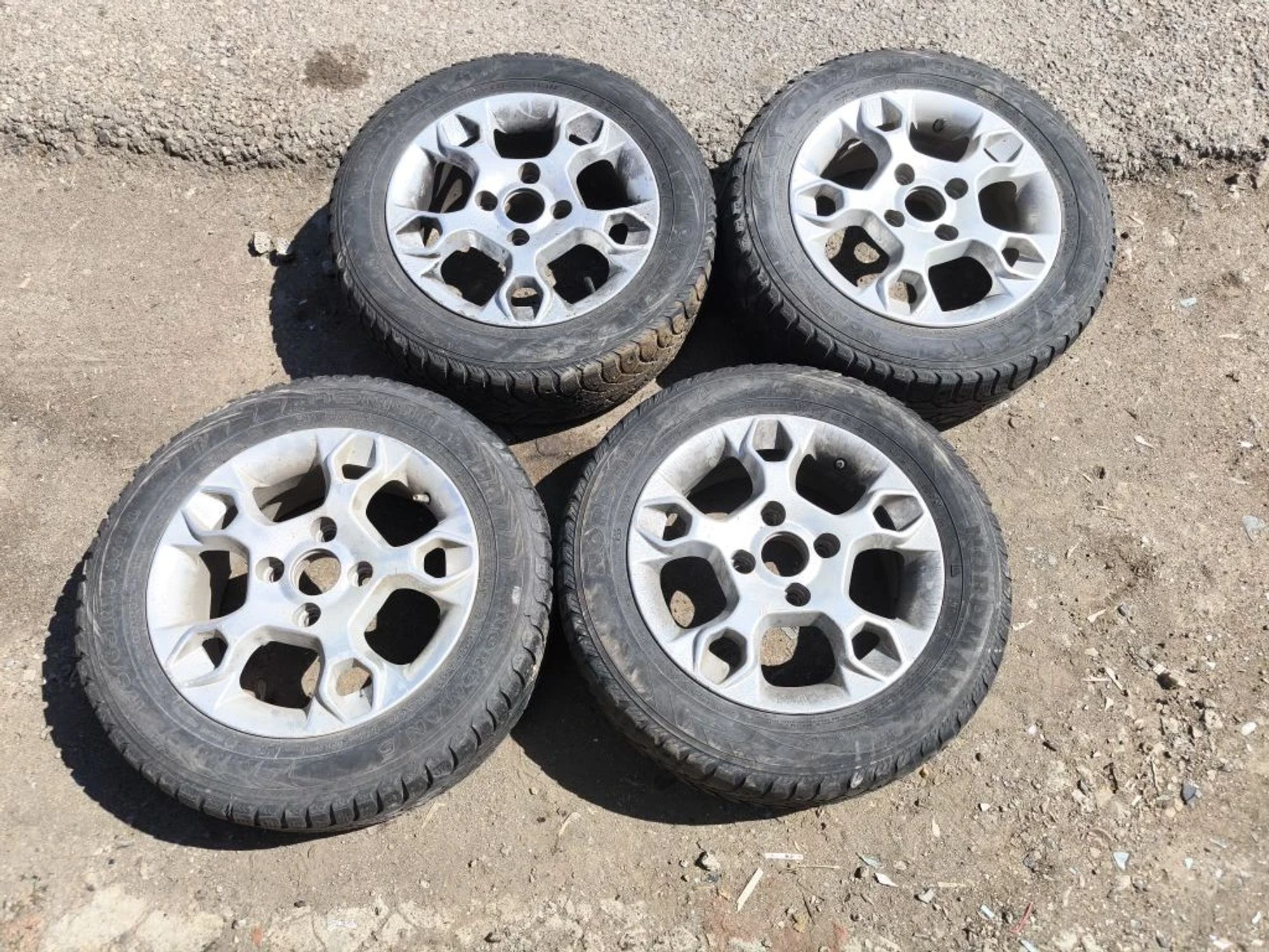 https://ycs.partsauto.market/partsauto-images/thmbs/userImages/d89d66a30f14dbad161fb7a986aa0fe5/part/37d22297-dd77-4324-9a56-86d7de332e27_1778140133262.jpg