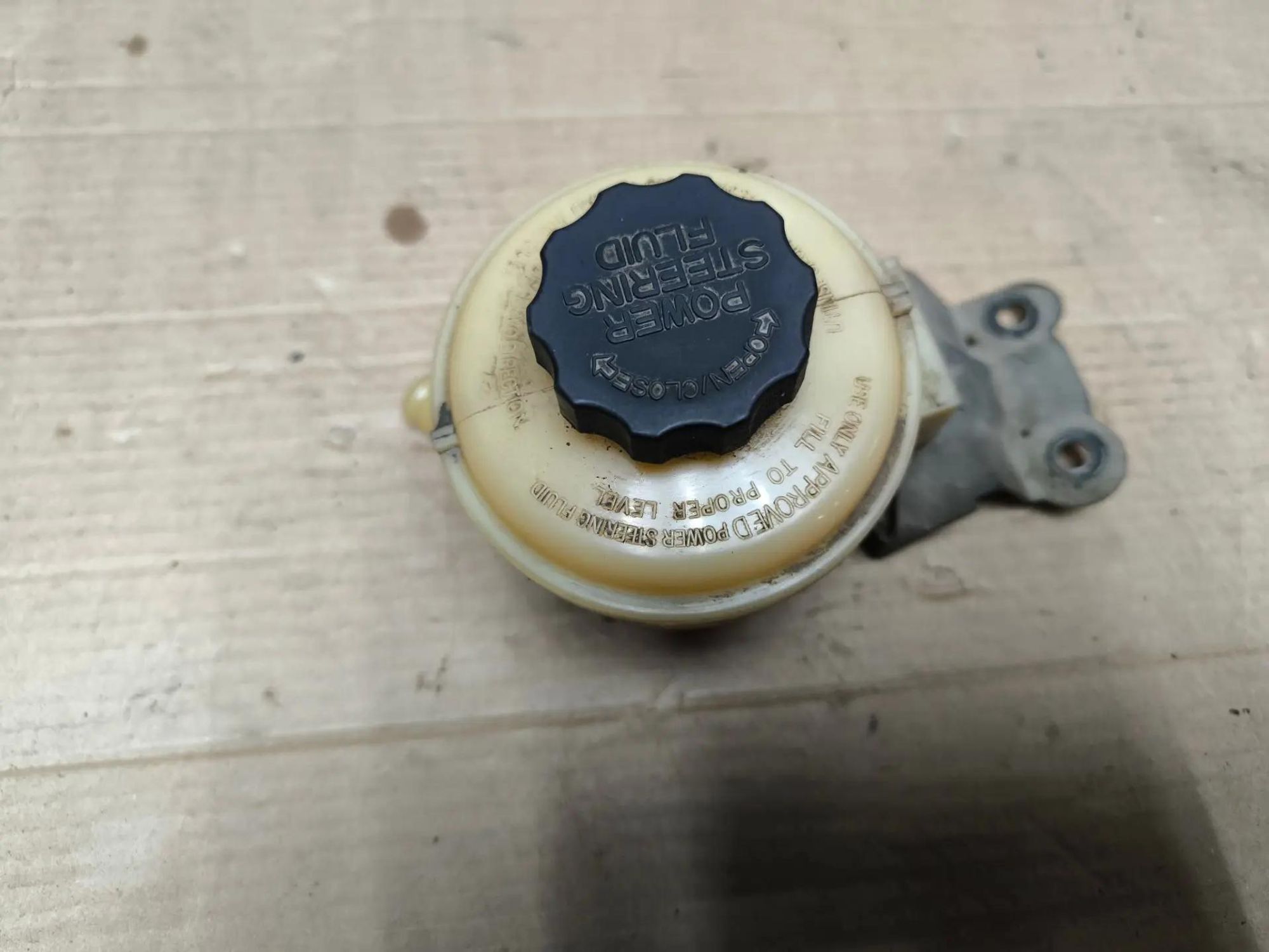 https://ycs.partsauto.market/partsauto-images/thmbs/userImages/d89d66a30f14dbad161fb7a986aa0fe5/part/38557d4c-3cb9-49a6-a9bc-40065ff3751d_1786974978172.jpg
