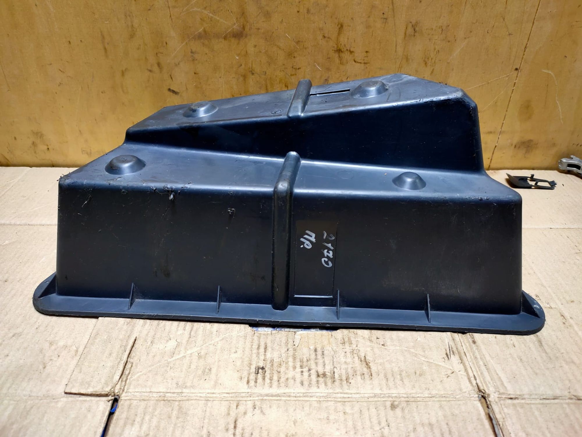 https://ycs.partsauto.market/partsauto-images/thmbs/userImages/d89d66a30f14dbad161fb7a986aa0fe5/part/39cc497c-59ab-40f8-baac-629b6725102c_1743511317711.jpg