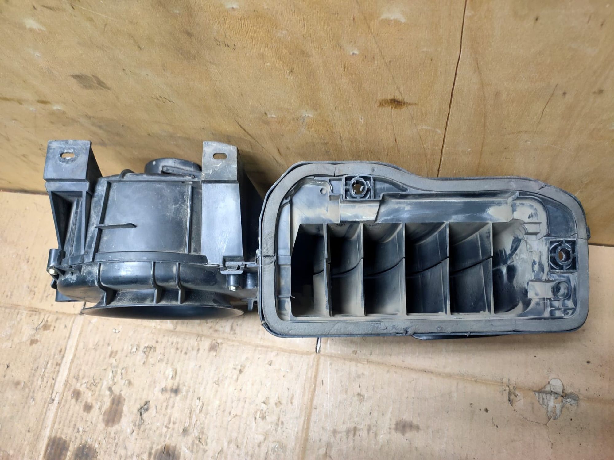 https://ycs.partsauto.market/partsauto-images/thmbs/userImages/d89d66a30f14dbad161fb7a986aa0fe5/part/3ce05f65-4b1b-445d-98b0-3954ef9f80b7_1736493146311.jpg