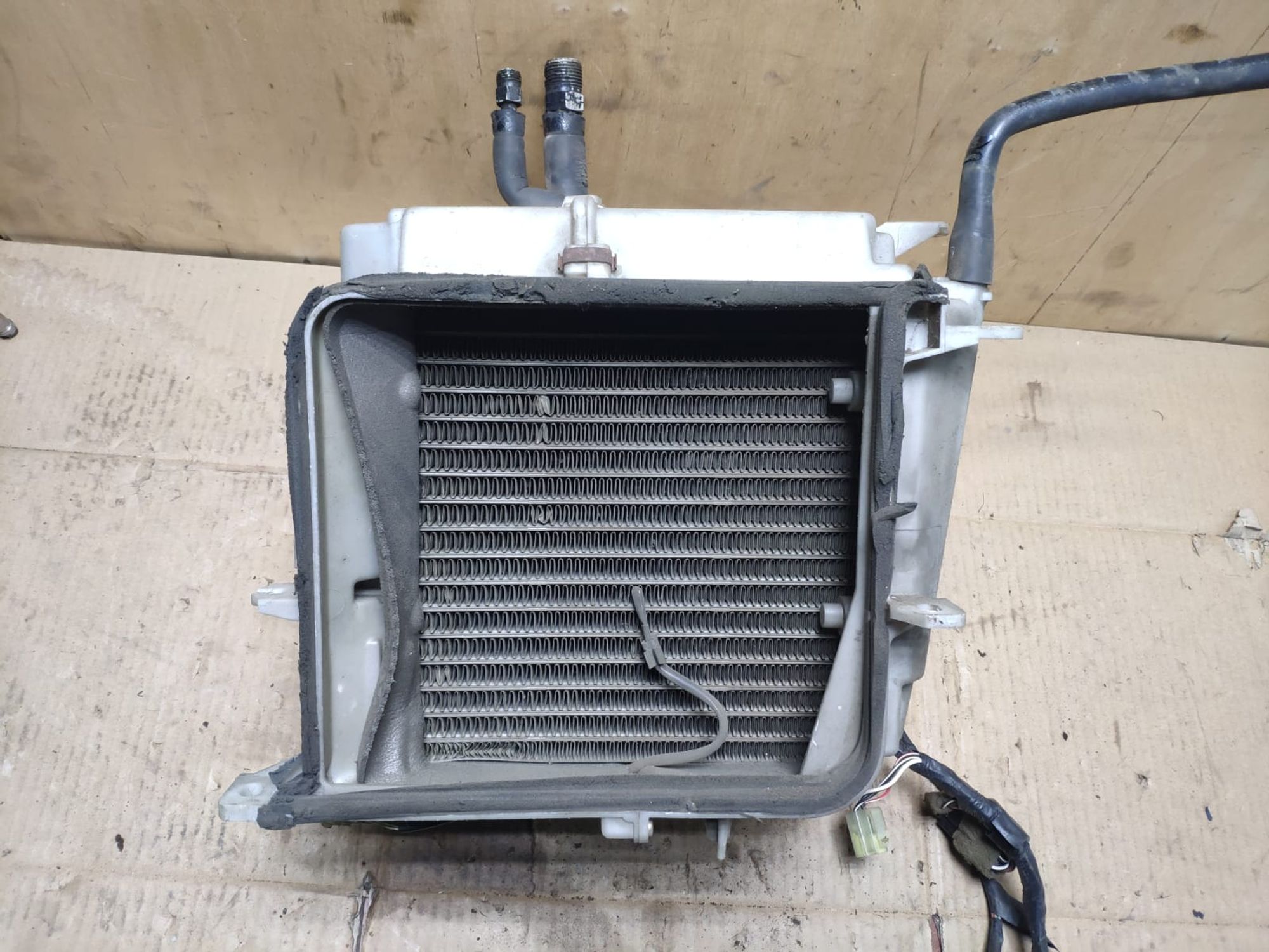 https://ycs.partsauto.market/partsauto-images/thmbs/userImages/d89d66a30f14dbad161fb7a986aa0fe5/part/3e6ad67a-37a3-47f1-8a75-ebd8bca7f0bf_1733935089068.jpg
