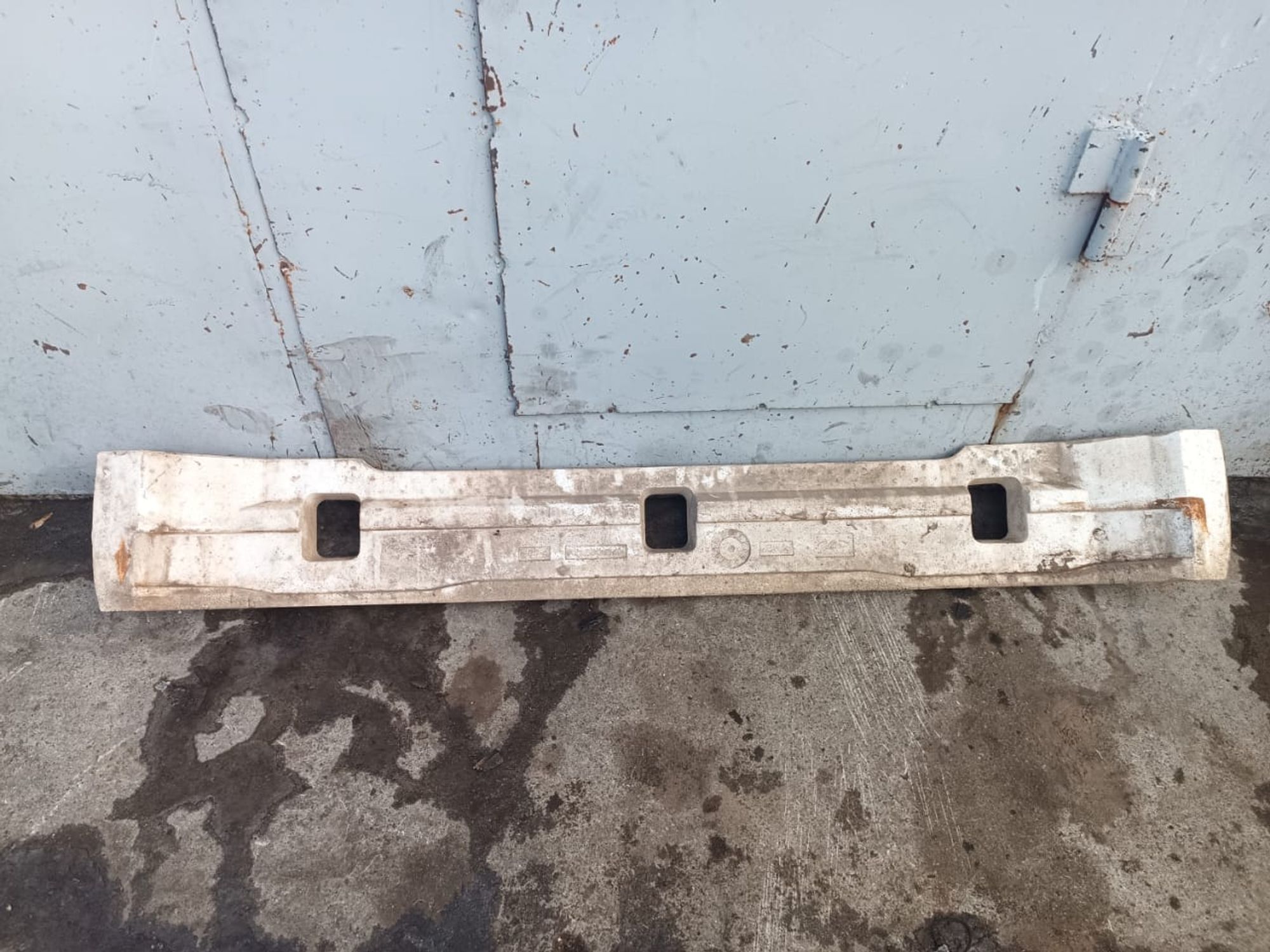 https://ycs.partsauto.market/partsauto-images/thmbs/userImages/d89d66a30f14dbad161fb7a986aa0fe5/part/3eda3b9e-22f8-47d9-a69f-a697dd569541_1738561293830.jpg