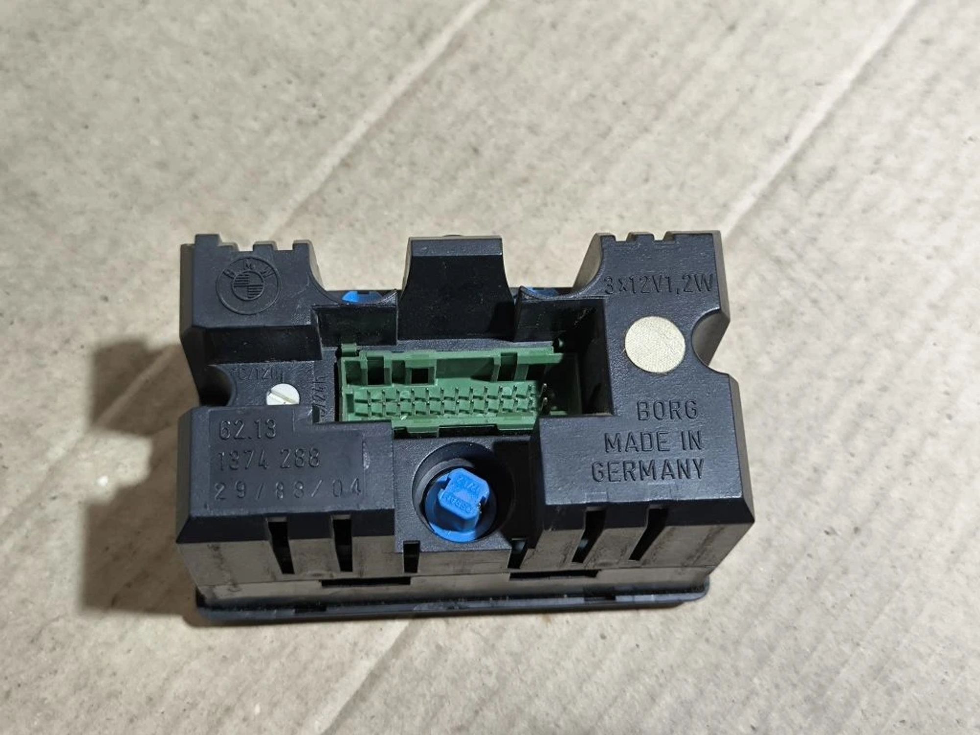 https://ycs.partsauto.market/partsauto-images/thmbs/userImages/d89d66a30f14dbad161fb7a986aa0fe5/part/403f1271-aea8-44cb-8259-c32887e4cd74_1781067464662.jpg
