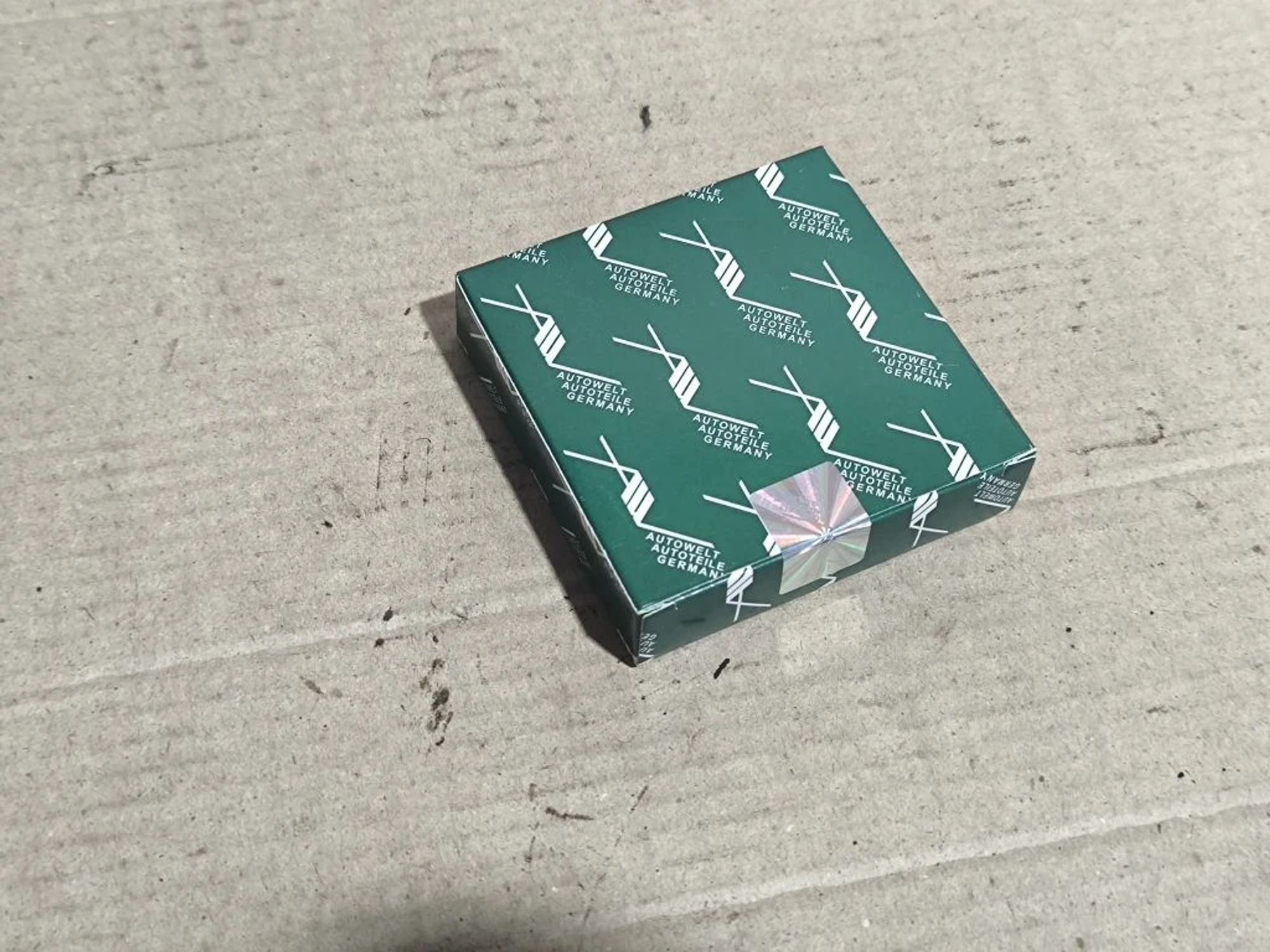 https://ycs.partsauto.market/partsauto-images/thmbs/userImages/d89d66a30f14dbad161fb7a986aa0fe5/part/425bb2d8-f8ef-4c95-b940-27bbd63eb351_1781075811584.jpg