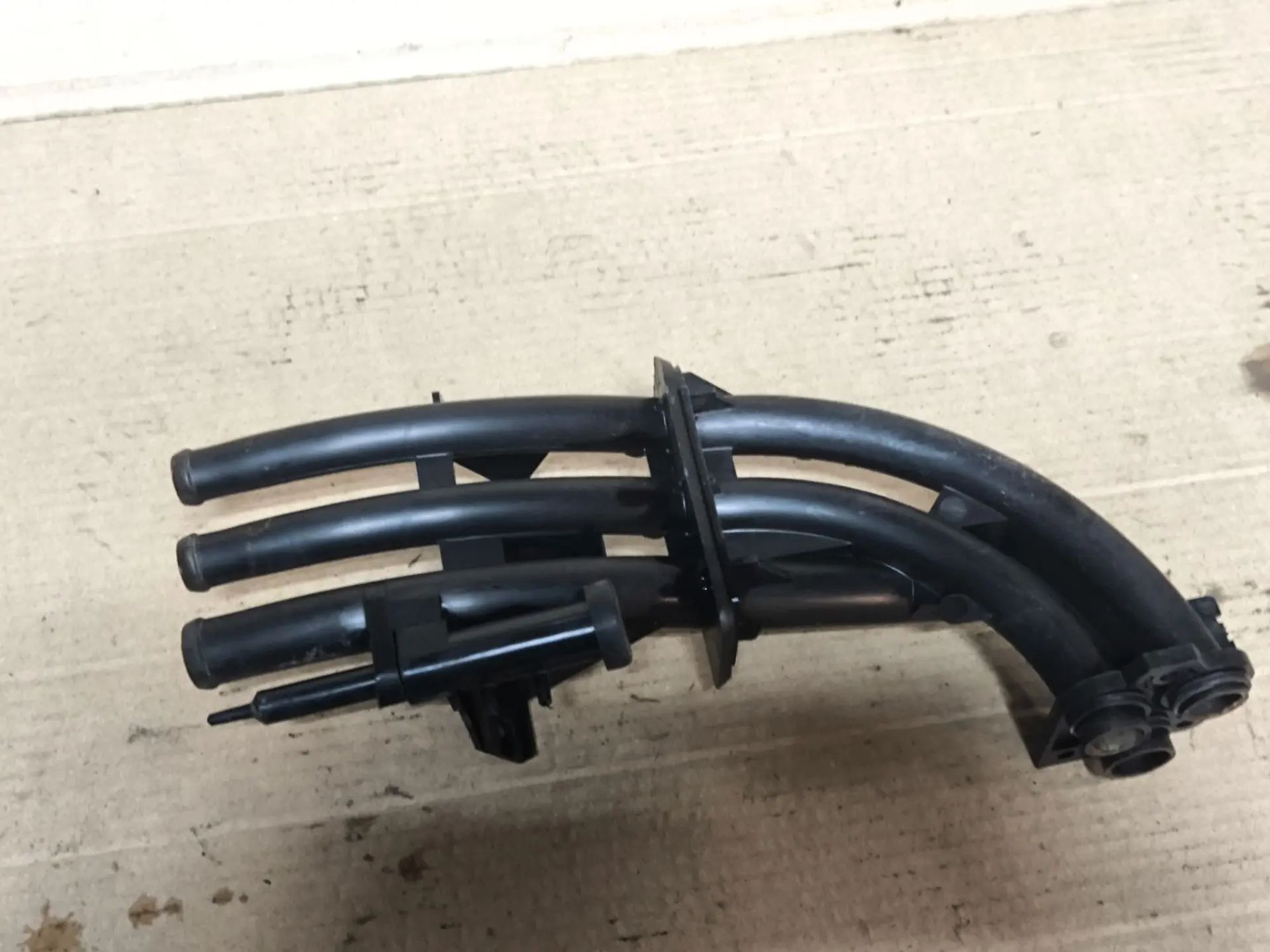 https://ycs.partsauto.market/partsauto-images/thmbs/userImages/d89d66a30f14dbad161fb7a986aa0fe5/part/428680d2-7b84-4f8b-88b9-2ae72b1dc881_1781698219655.jpg