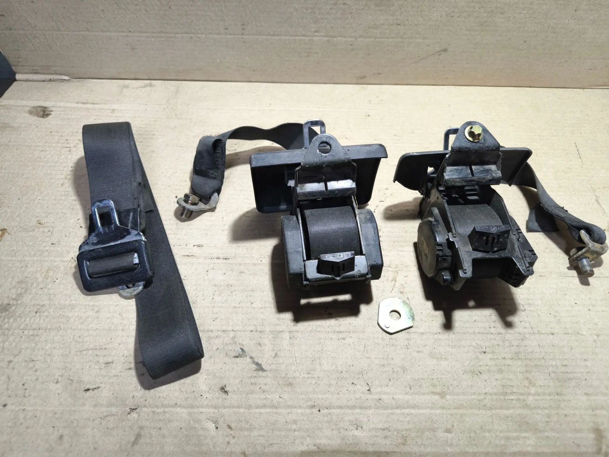 https://ycs.partsauto.market/partsauto-images/thmbs/userImages/d89d66a30f14dbad161fb7a986aa0fe5/part/428ac5b1-0f23-4aed-a0b9-95dfecd1a6b1_1783525324754.jpg