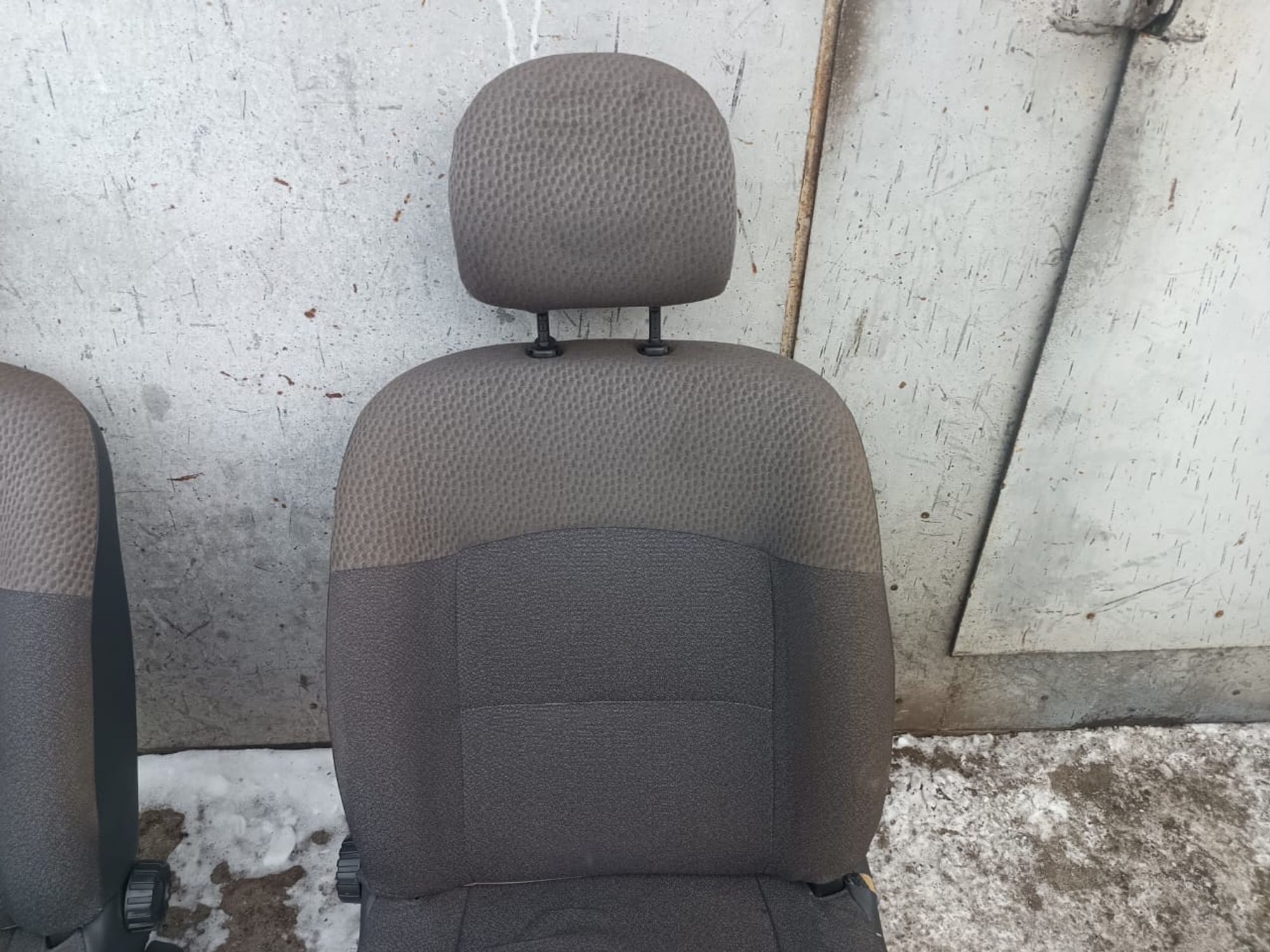 https://ycs.partsauto.market/partsauto-images/thmbs/userImages/d89d66a30f14dbad161fb7a986aa0fe5/part/4493d0e2-d784-4c5e-8f89-d96936ce0a0b_1735301209357.jpg
