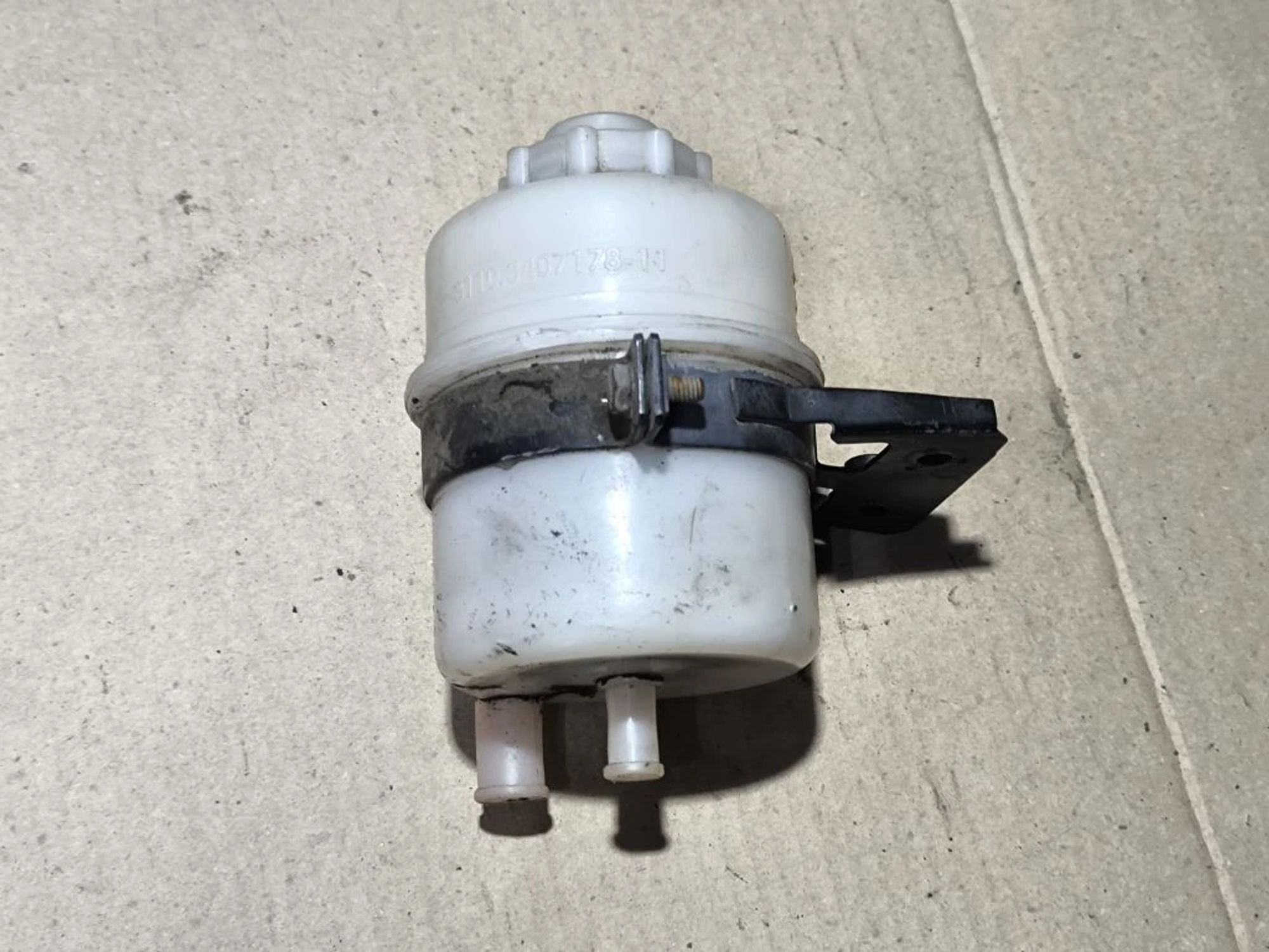 https://ycs.partsauto.market/partsauto-images/thmbs/userImages/d89d66a30f14dbad161fb7a986aa0fe5/part/46dde59d-13e1-4194-a593-7cf9c467d065_1780574641844.jpg