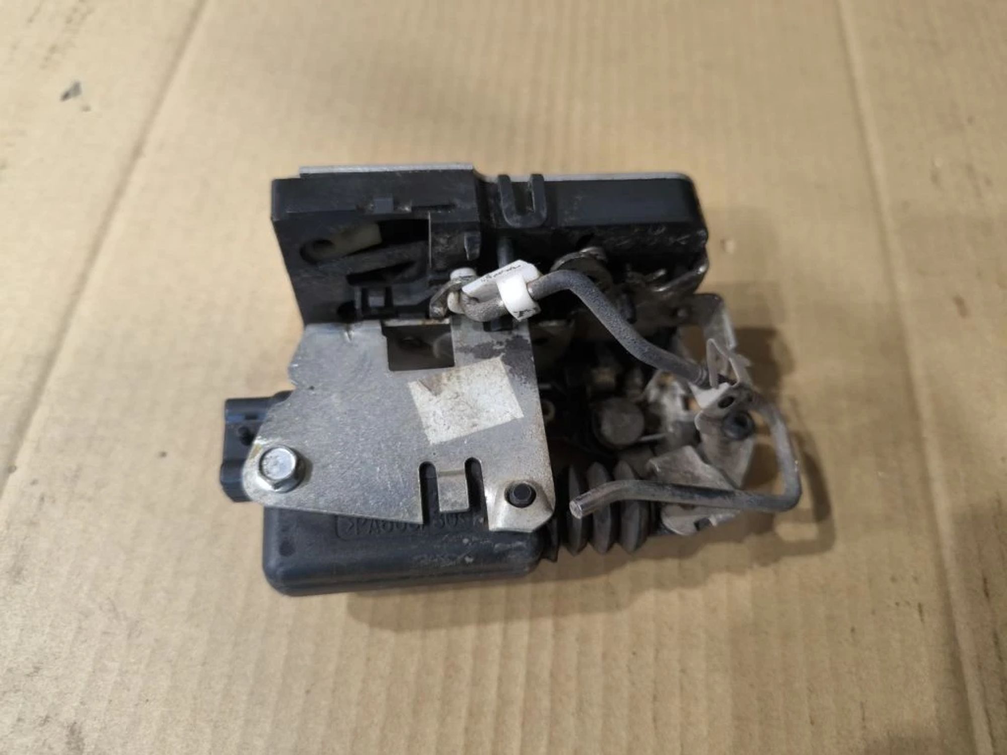 https://ycs.partsauto.market/partsauto-images/thmbs/userImages/d89d66a30f14dbad161fb7a986aa0fe5/part/4722bb1d-3754-40b9-81e2-c1b45693d348_1777884125147.jpg