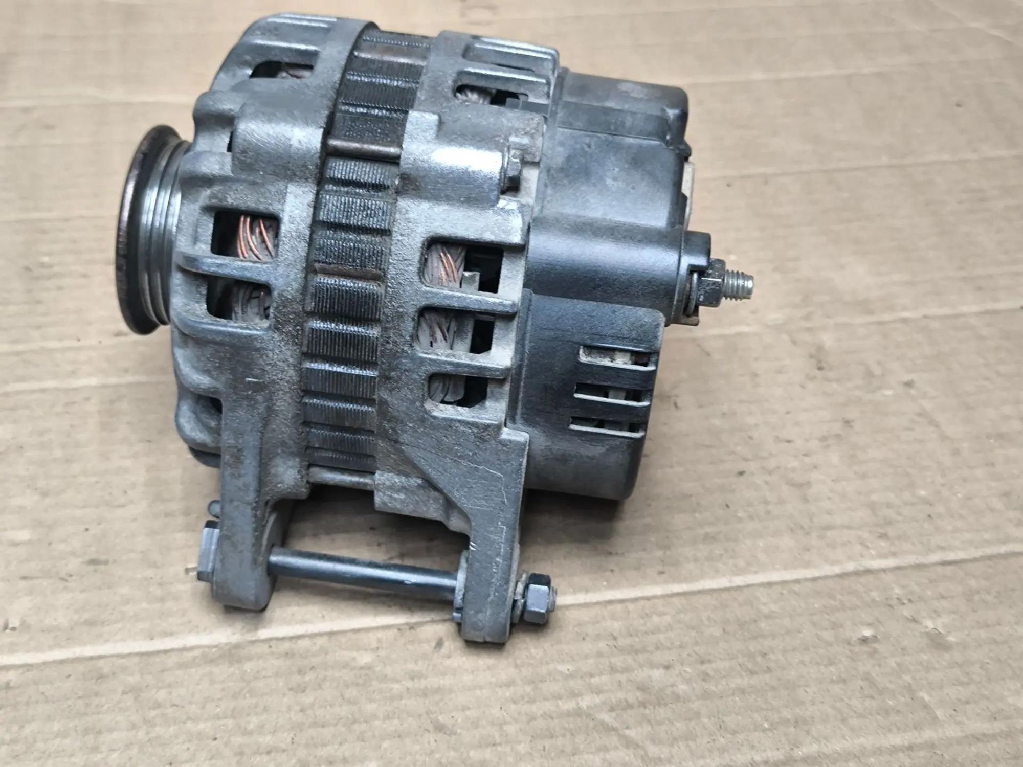https://ycs.partsauto.market/partsauto-images/thmbs/userImages/d89d66a30f14dbad161fb7a986aa0fe5/part/4833ca0c-807f-4dc3-8054-e27e35ea2fa2_1786118853143.jpg
