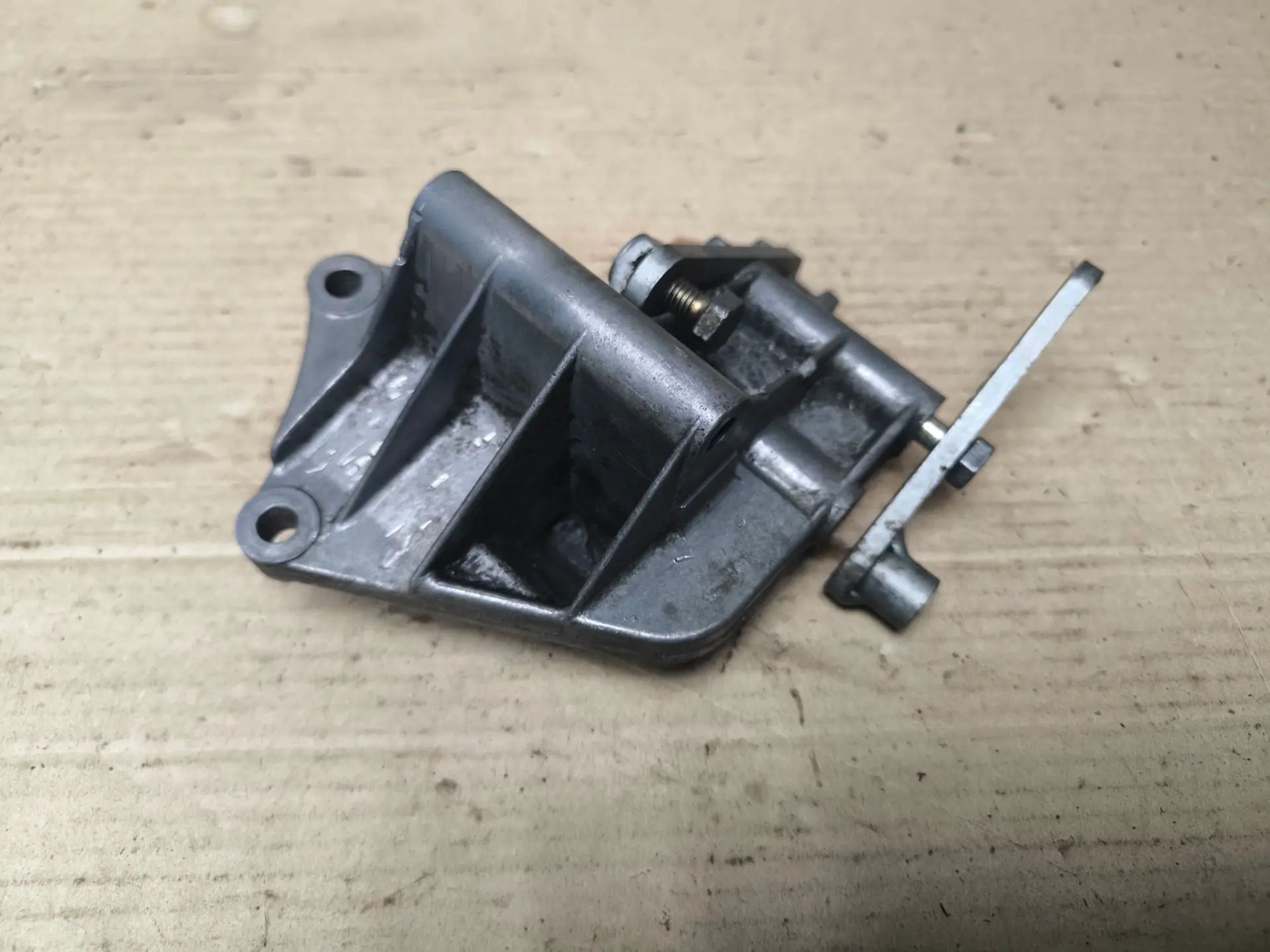 https://ycs.partsauto.market/partsauto-images/thmbs/userImages/d89d66a30f14dbad161fb7a986aa0fe5/part/4a82b9c2-f064-4bb2-823a-efdb47971d53_1783527329735.jpg