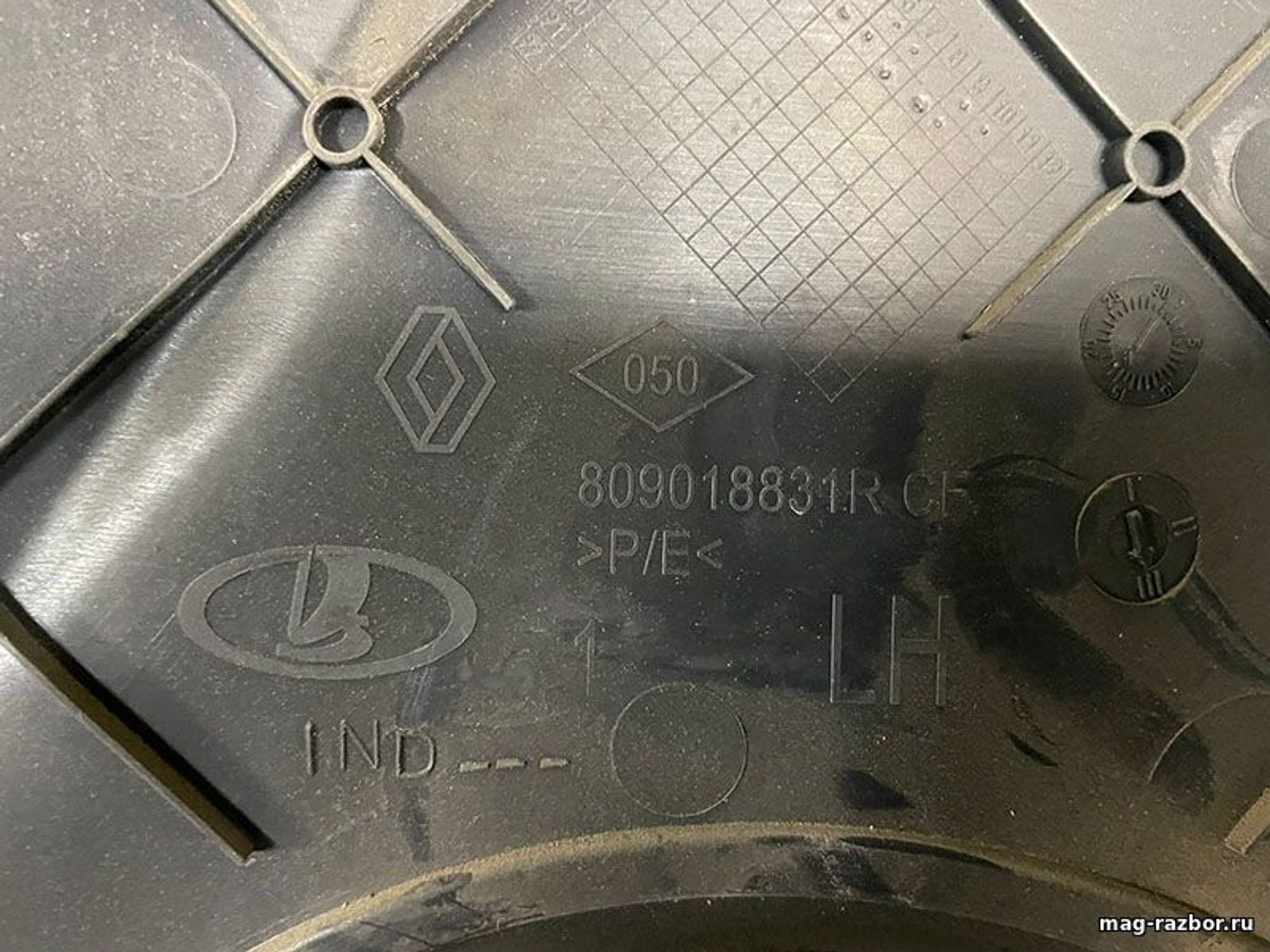 https://ycs.partsauto.market/partsauto-images/thmbs/userImages/d89d66a30f14dbad161fb7a986aa0fe5/part/4aa60500-0242-4b51-bc87-162f37328e3d_1719813872847.jpg