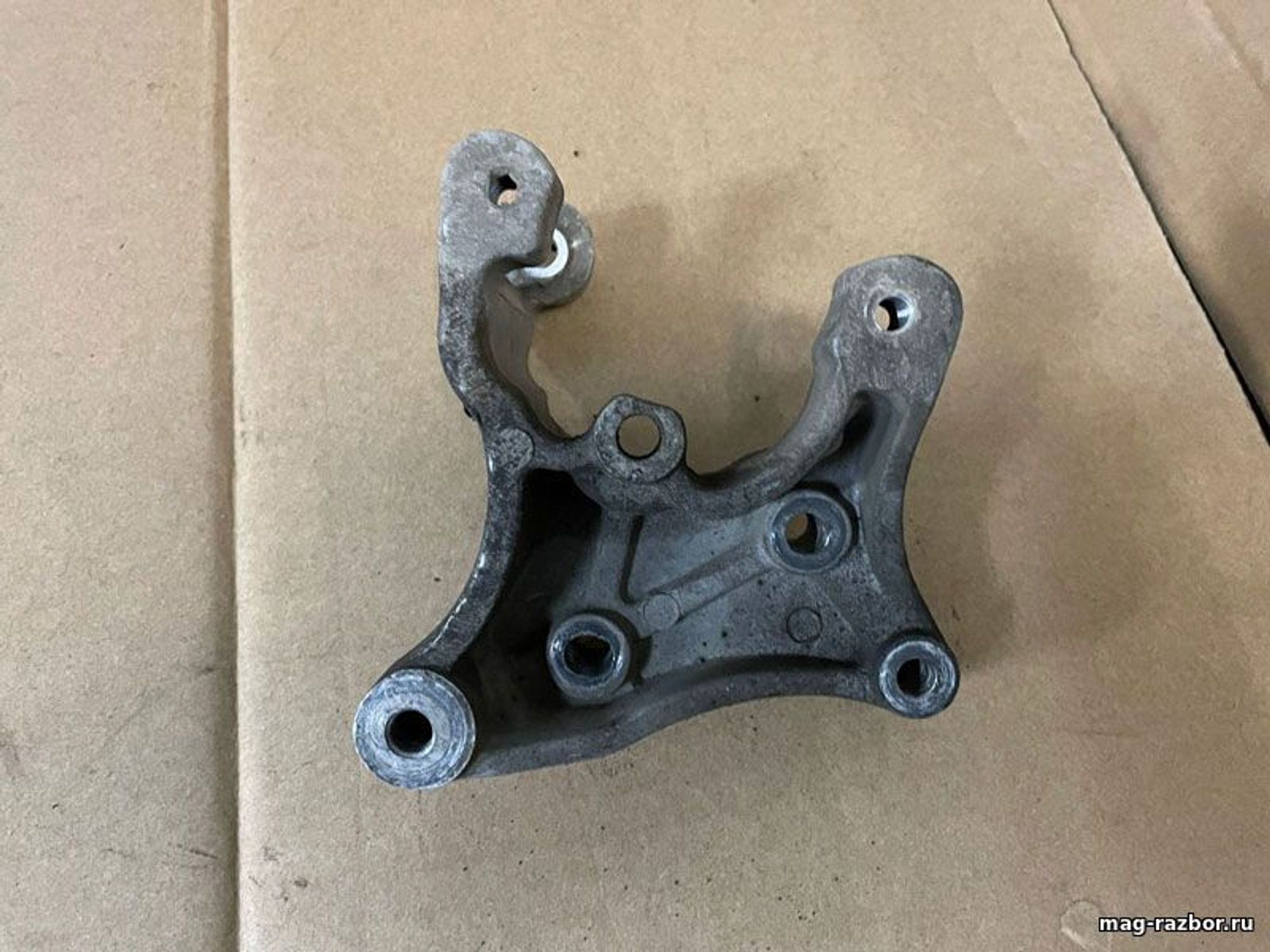 https://ycs.partsauto.market/partsauto-images/thmbs/userImages/d89d66a30f14dbad161fb7a986aa0fe5/part/4c225460-29fa-4671-a8f1-4a82c9c77e07_1718186263148.jpg