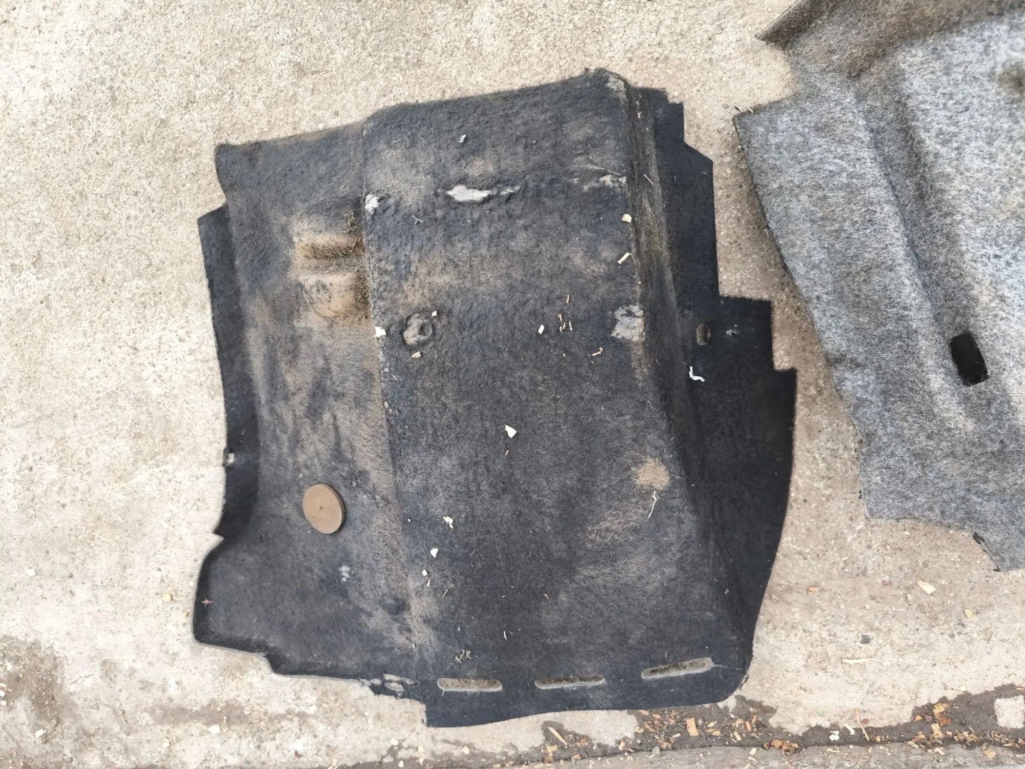 https://ycs.partsauto.market/partsauto-images/thmbs/userImages/d89d66a30f14dbad161fb7a986aa0fe5/part/4c33925d-543d-4664-b4aa-c228ef2a62c7_1781803623661.jpg
