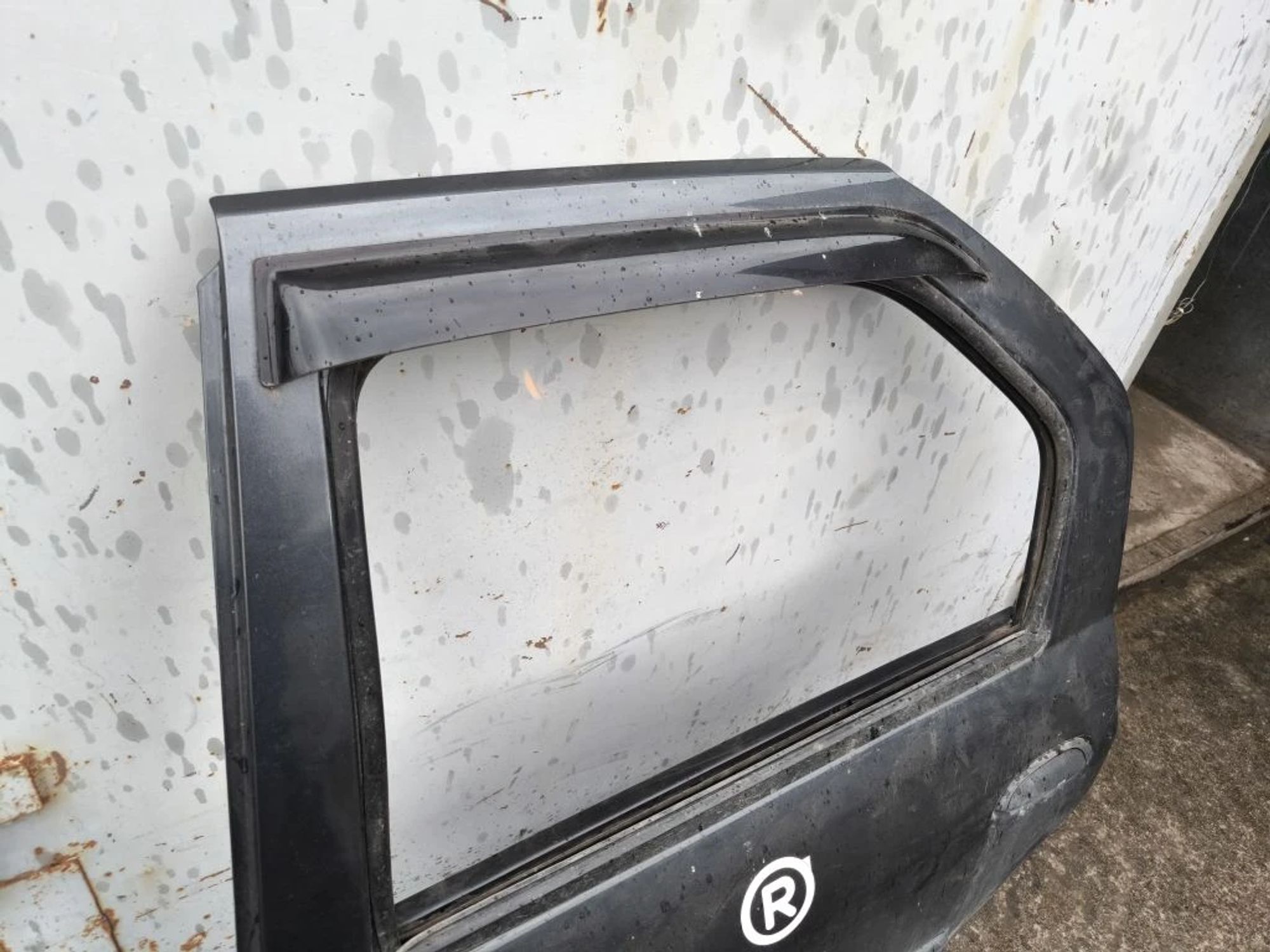 https://ycs.partsauto.market/partsauto-images/thmbs/userImages/d89d66a30f14dbad161fb7a986aa0fe5/part/4c3f8e97-dab3-4287-8d5d-28a8eca9d104_1777793229713.jpg