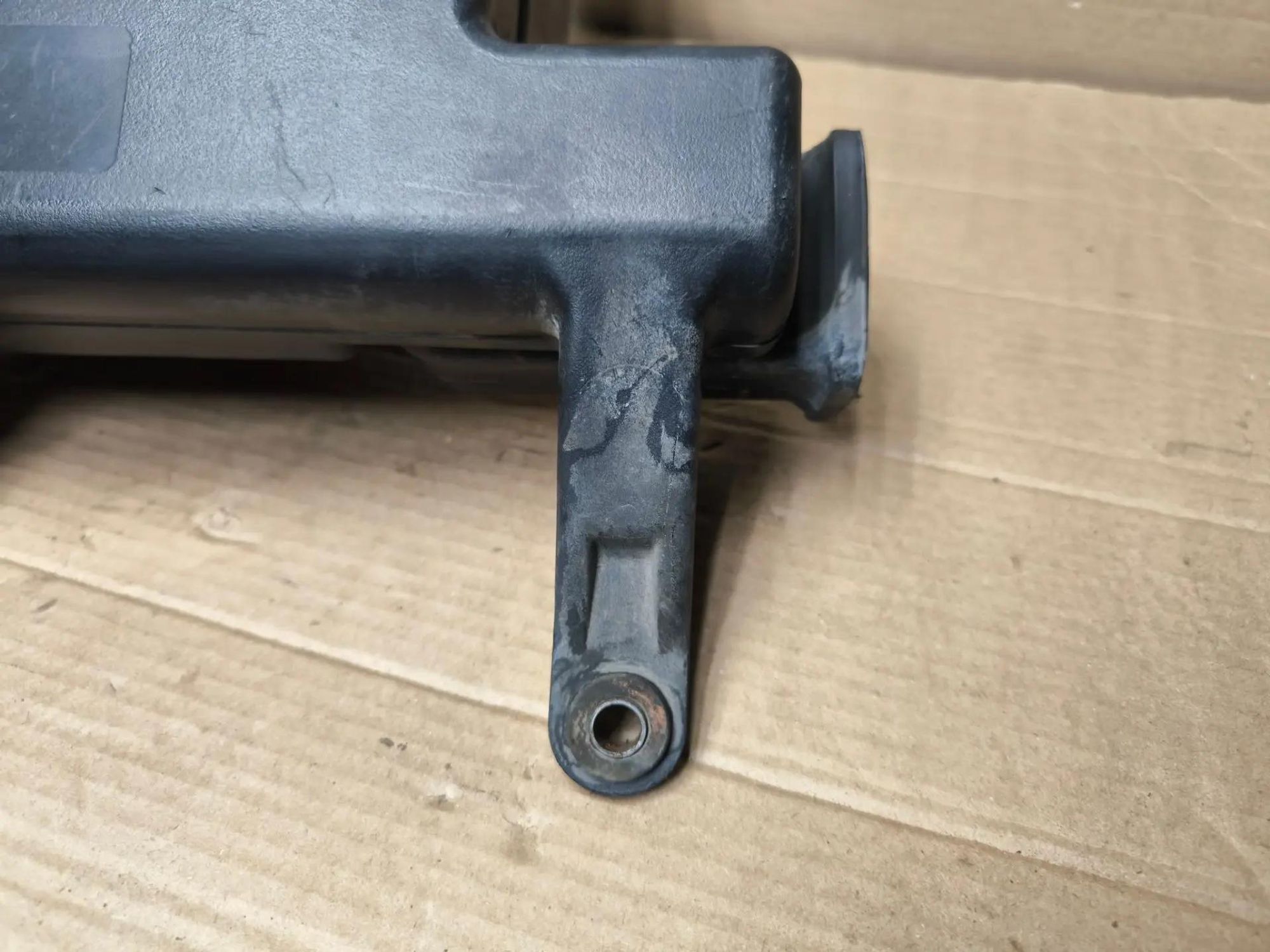 https://ycs.partsauto.market/partsauto-images/thmbs/userImages/d89d66a30f14dbad161fb7a986aa0fe5/part/4dd012f1-bc59-4755-98ee-4f9140ae5d33_1786975446366.jpg
