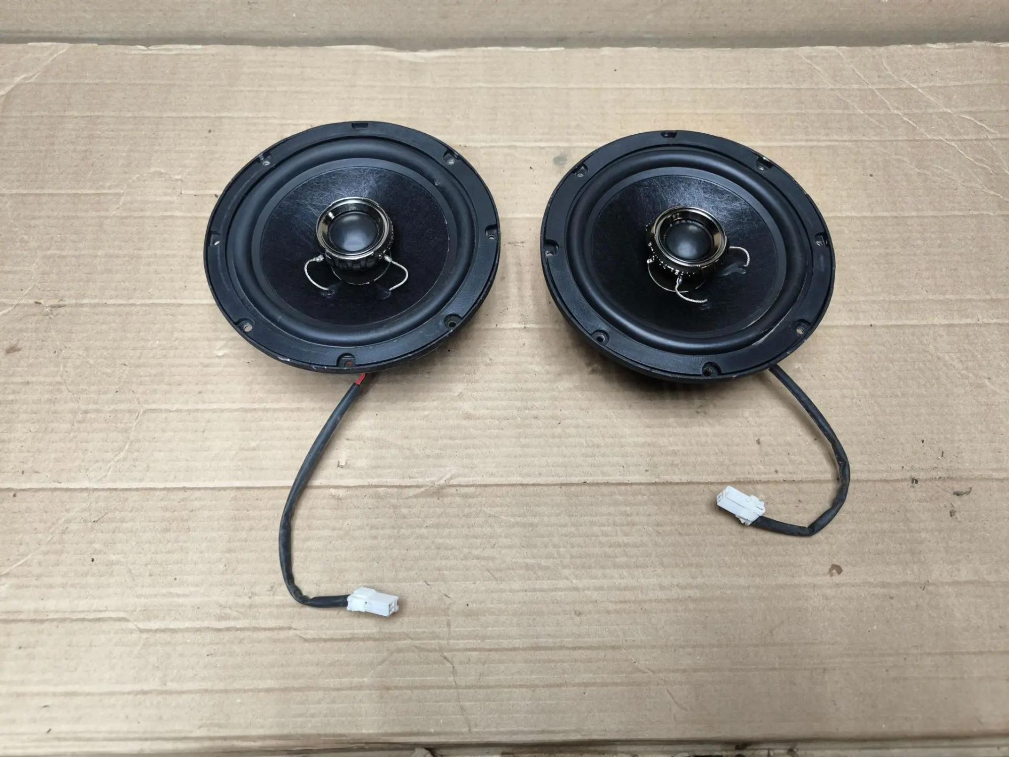 https://ycs.partsauto.market/partsauto-images/thmbs/userImages/d89d66a30f14dbad161fb7a986aa0fe5/part/4e5b974b-c729-4e98-8707-8e93a1441bc5_1785567179249.jpg