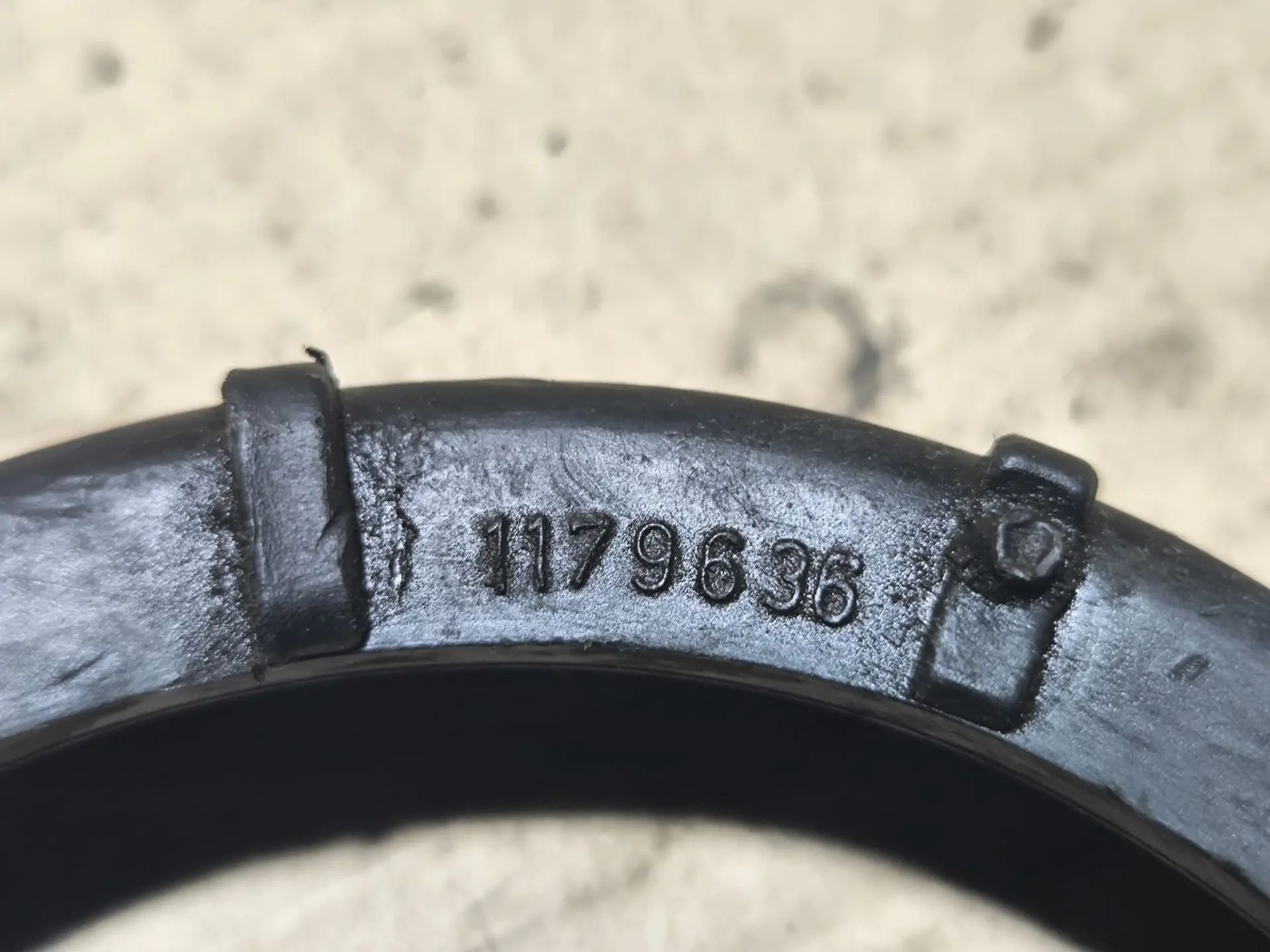 https://ycs.partsauto.market/partsauto-images/thmbs/userImages/d89d66a30f14dbad161fb7a986aa0fe5/part/50eea9b7-19c0-4b80-81ee-7cf657f5f97c_1782654431108.jpg