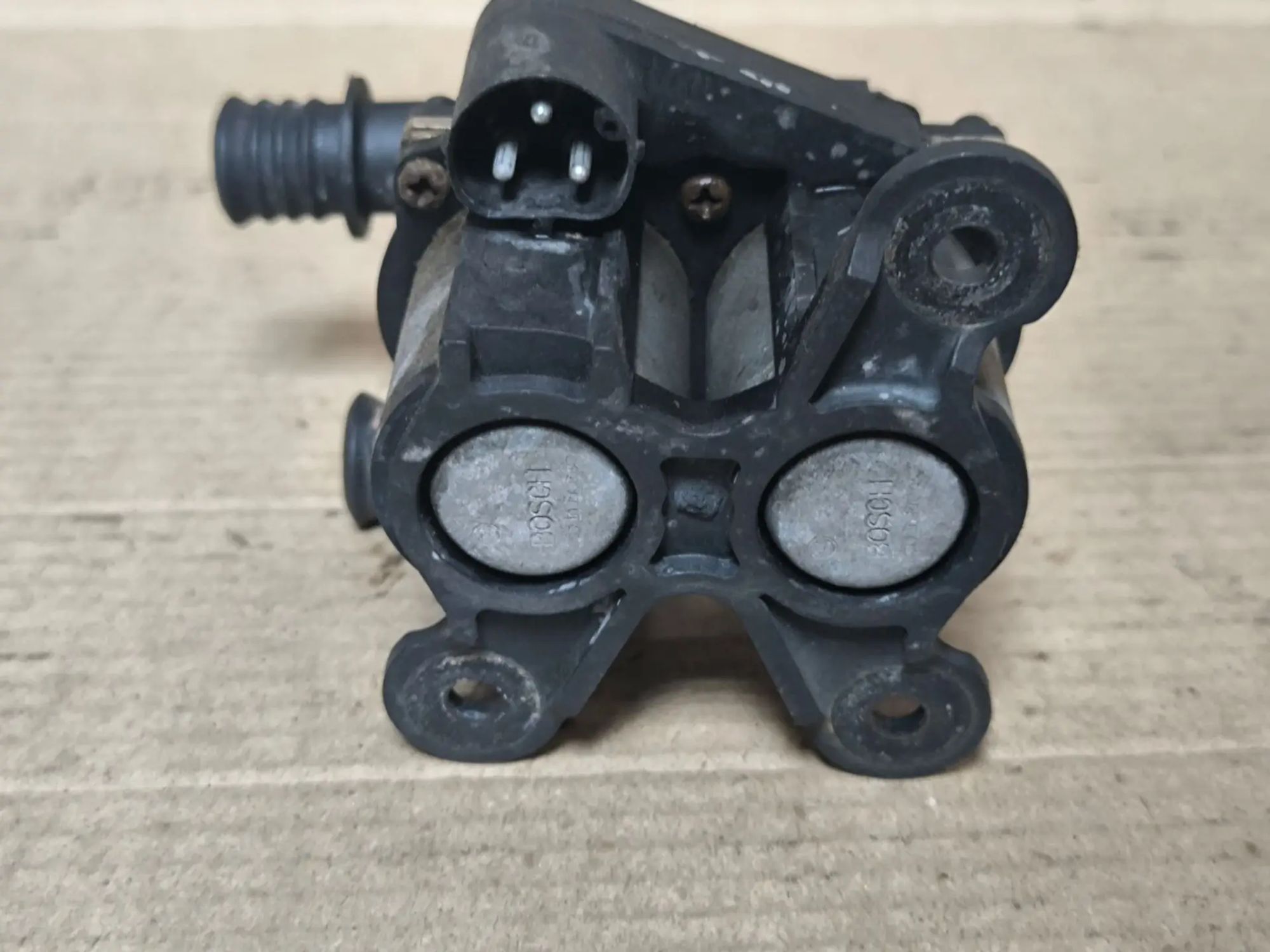 https://ycs.partsauto.market/partsauto-images/thmbs/userImages/d89d66a30f14dbad161fb7a986aa0fe5/part/520d0c97-be78-4f8c-b1cd-2e0c4b0f3177_1781698474584.jpg